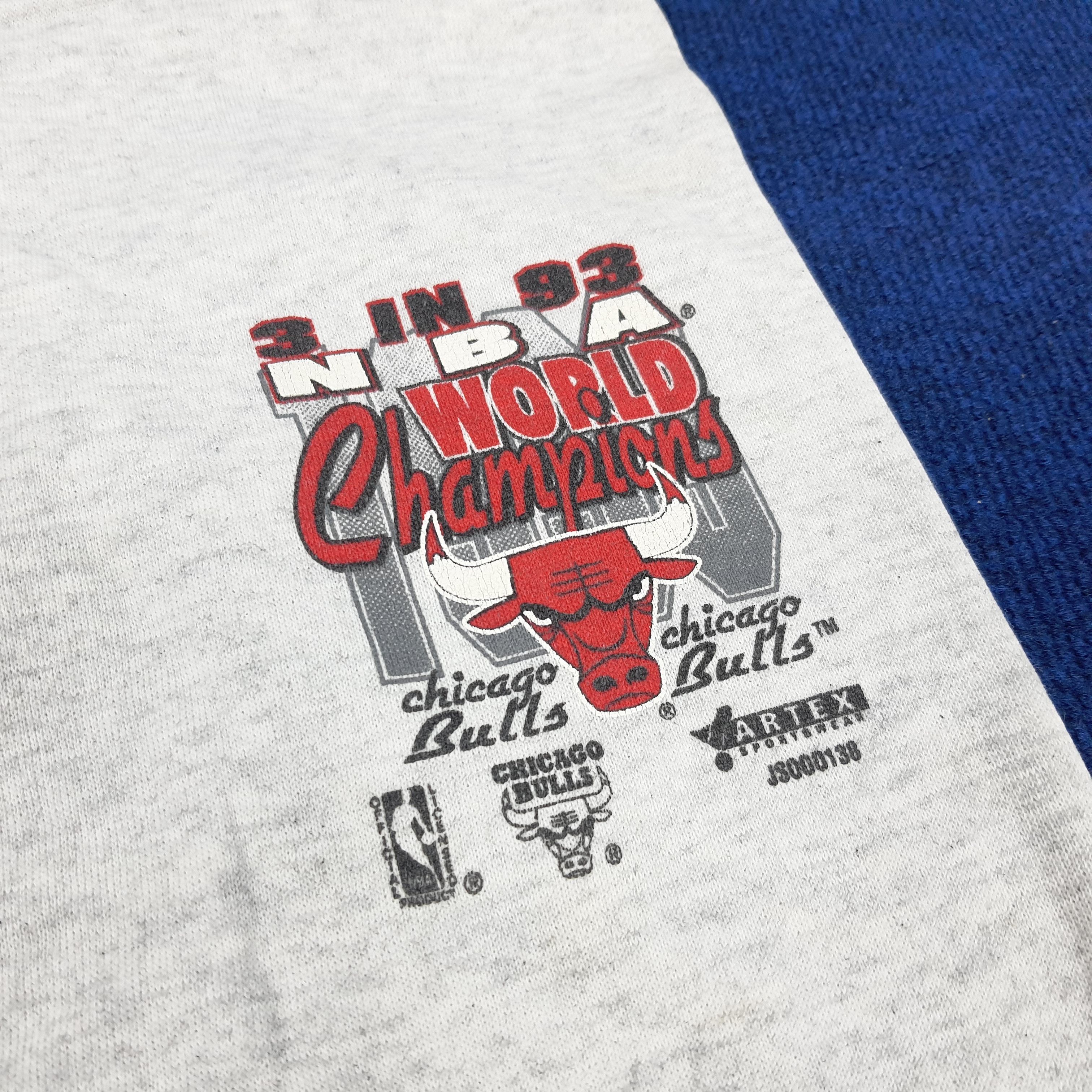 NBA × Vintage Vintage NBA World Champs Chicago Bulls Sweatpants Size US 35 - 2 Thumbnail