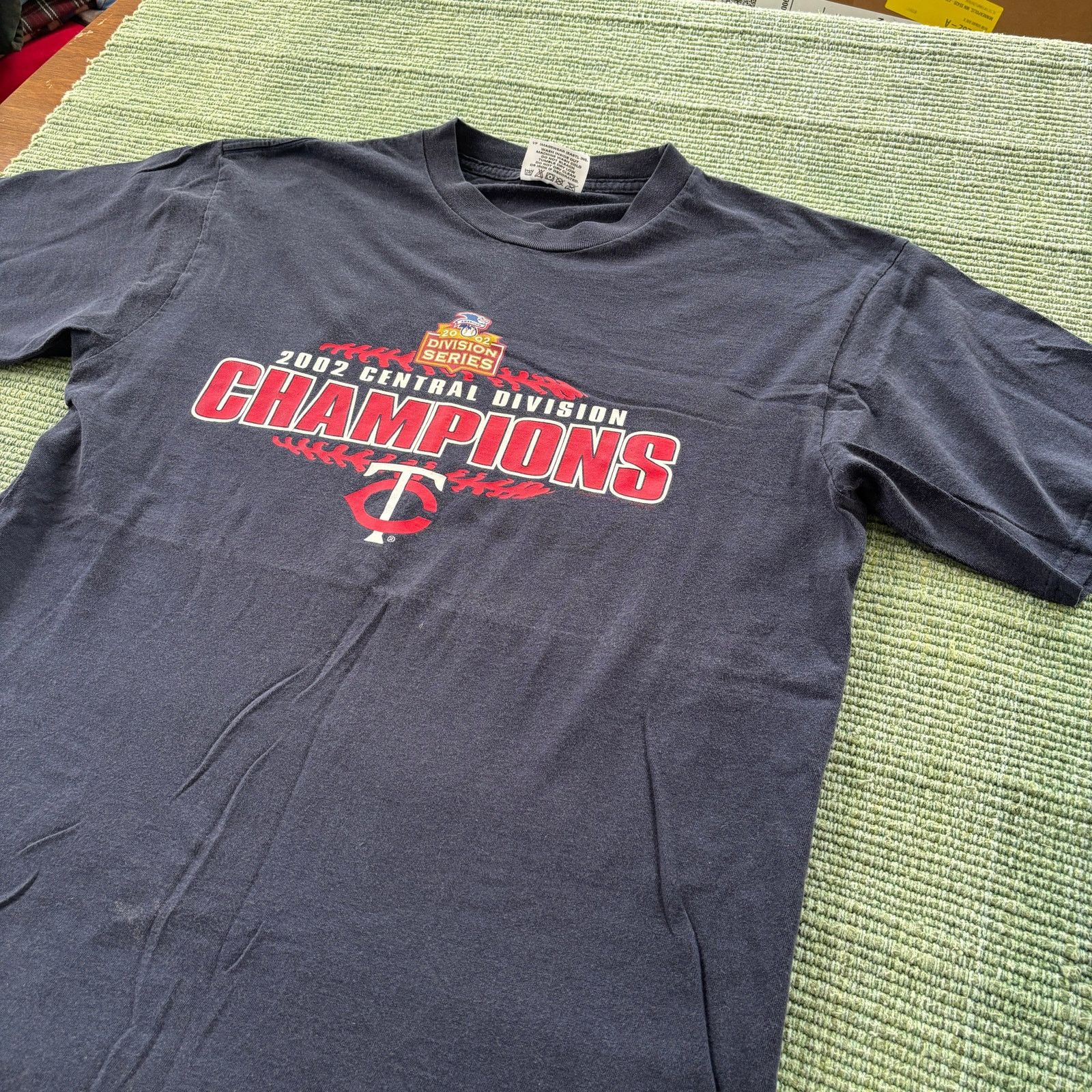 MLB Vintage 2002 Minnesota Twins Division Champions Tee Shirt L Size US L / EU 52-54 / 3 - 7 Thumbnail