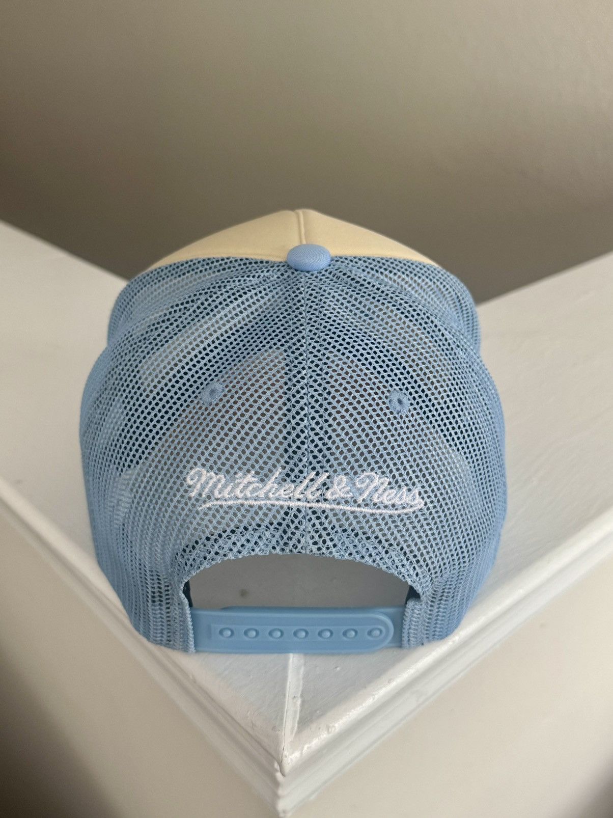 Mitchell & Ness Los Angeles Lakers Trucker Hat Size ONE SIZE - 3 Thumbnail
