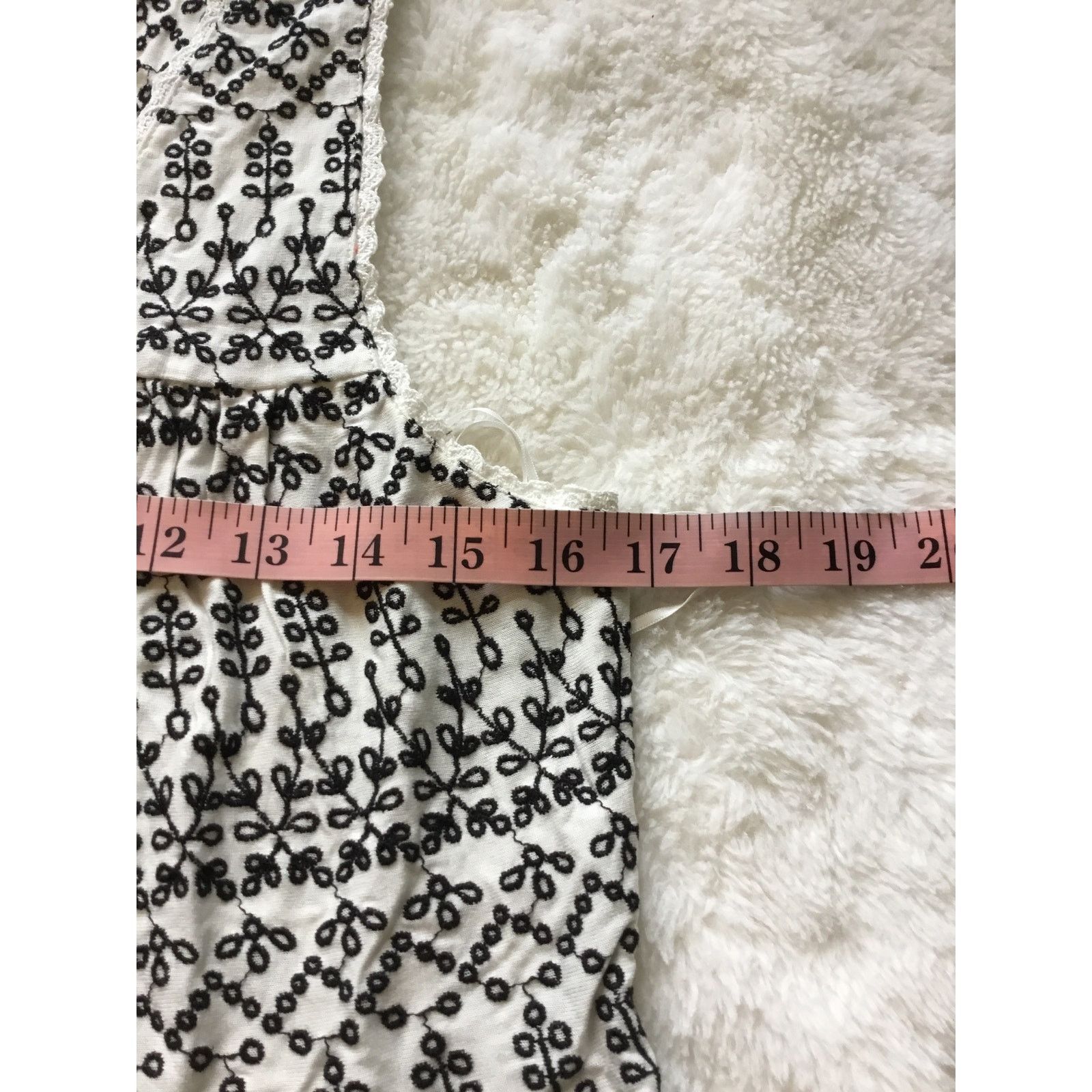 Anthropologie Anthropologie Ivory Cammie Embroidered Peplum Top Size XS / US 0-2 / IT 36-38 - 15 Thumbnail