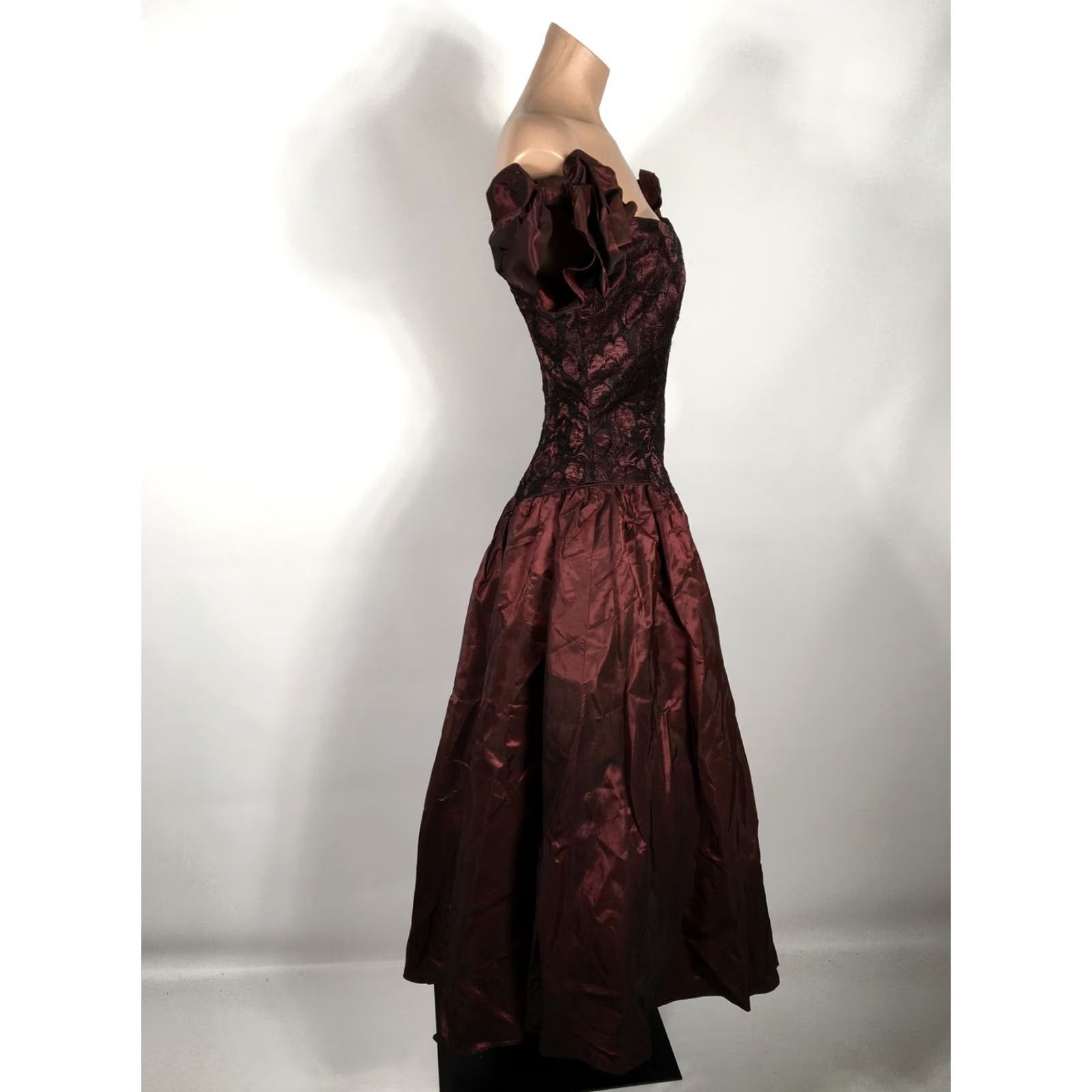 Vintage VINTAGE Deja Vu Prom Dress maroon lace off shoulder 80s ball gown sz 4 Womens Size S / US 4 / IT 40 - 4 Thumbnail