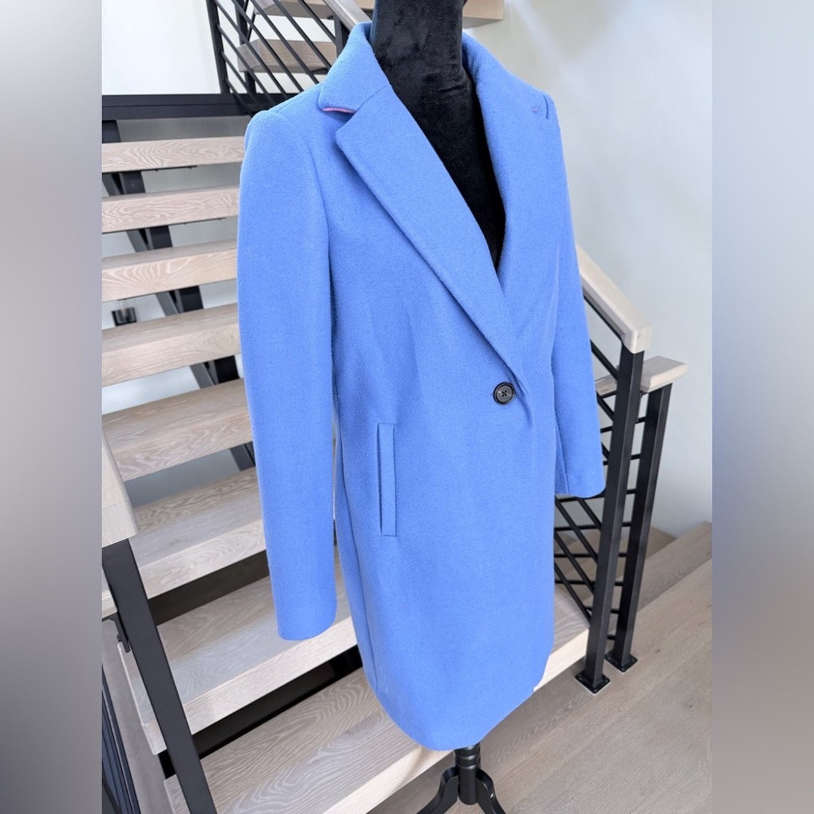 Other New Wool Cashmere Blue with Pink Trim Coat size M Size M / US 6-8 / IT 42-44 - 1 Thumbnail