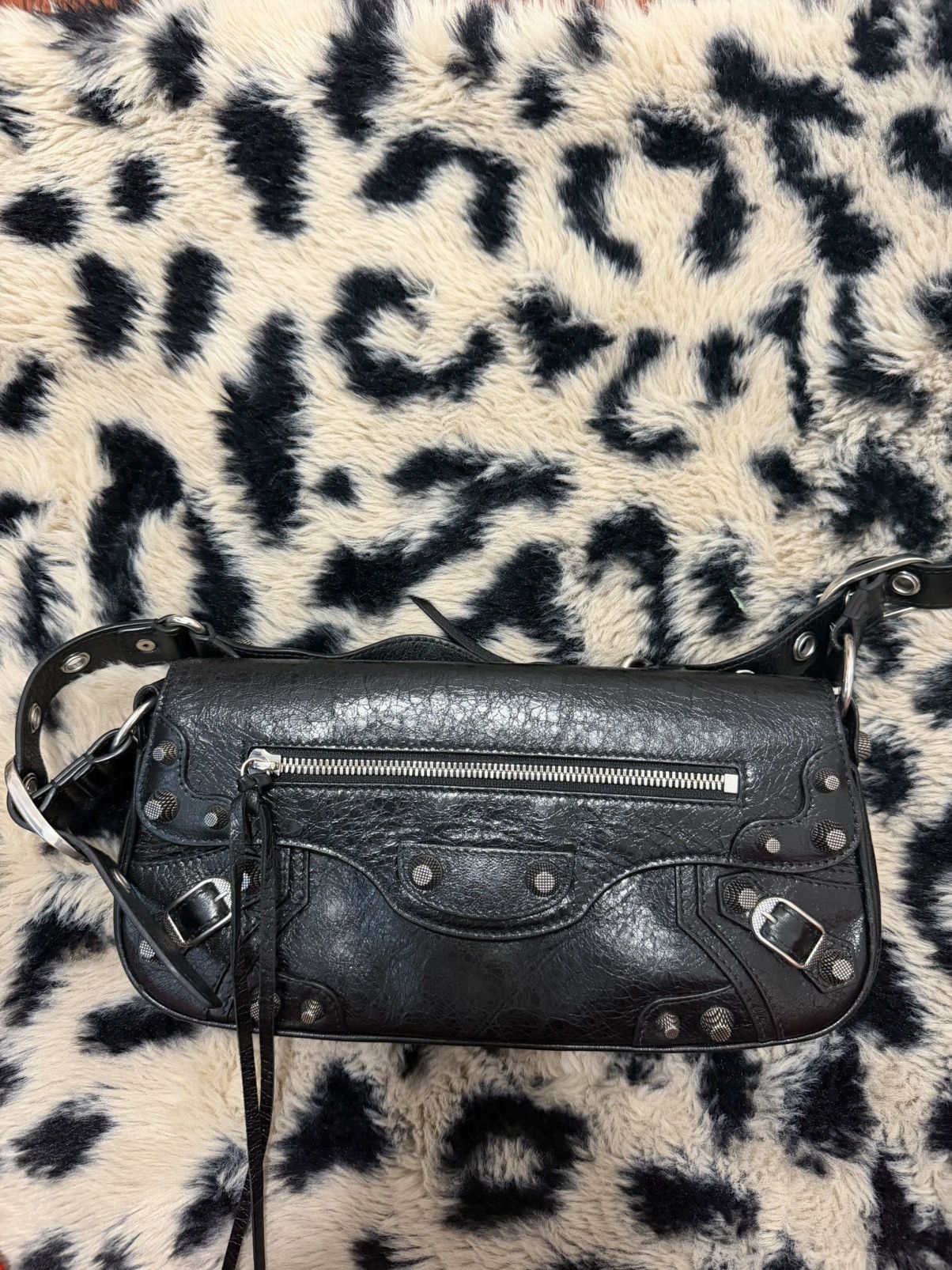 Balenciaga Authentic Balenciaga Black Studded Leather Shoulder Bag Size ONE SIZE - 2 Thumbnail