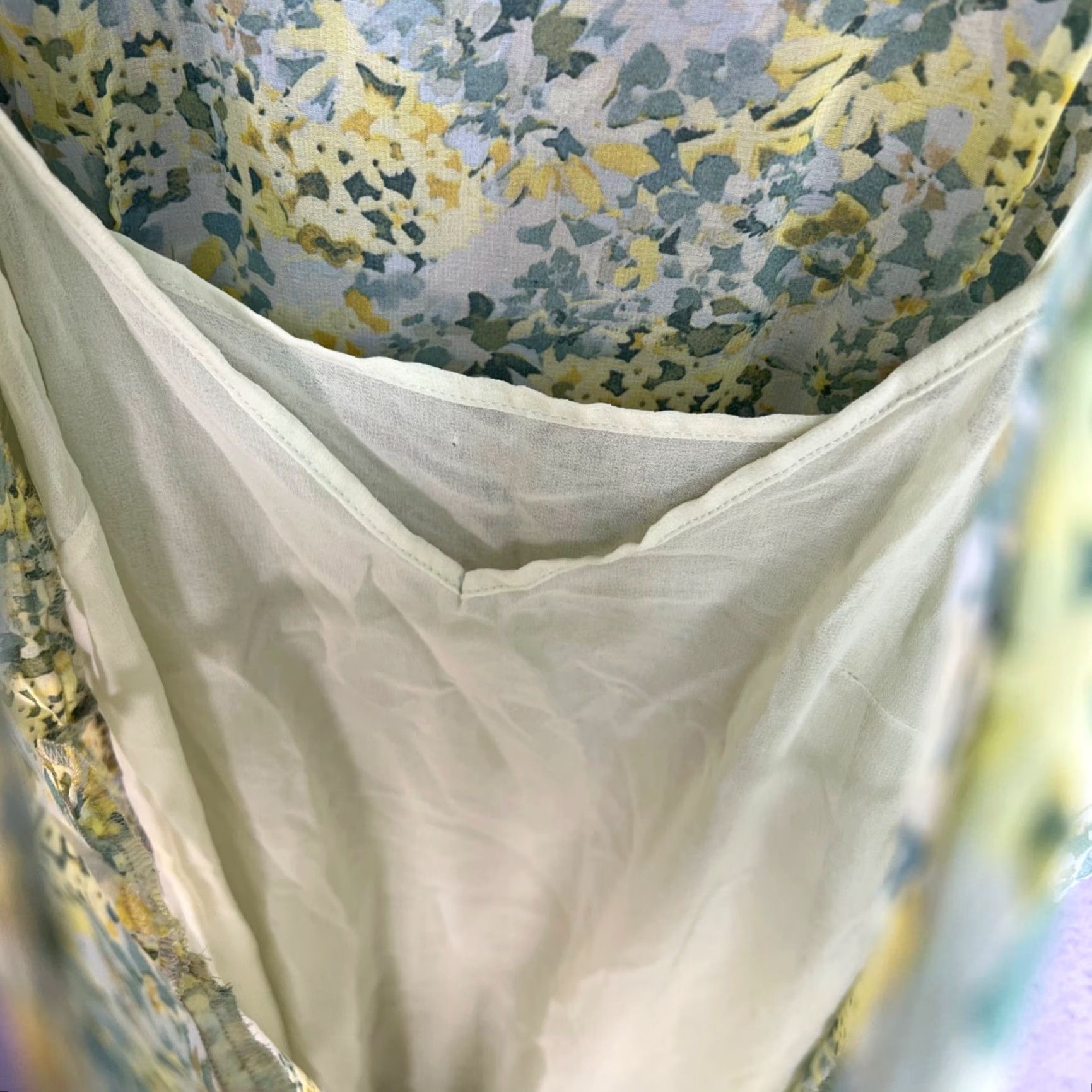 Mango Mango Premium Floral Maxi Dress V-Neck Puff Sleeves & Button-Up Front Size 4 Size S / US 4 / IT 40 - 6 Thumbnail