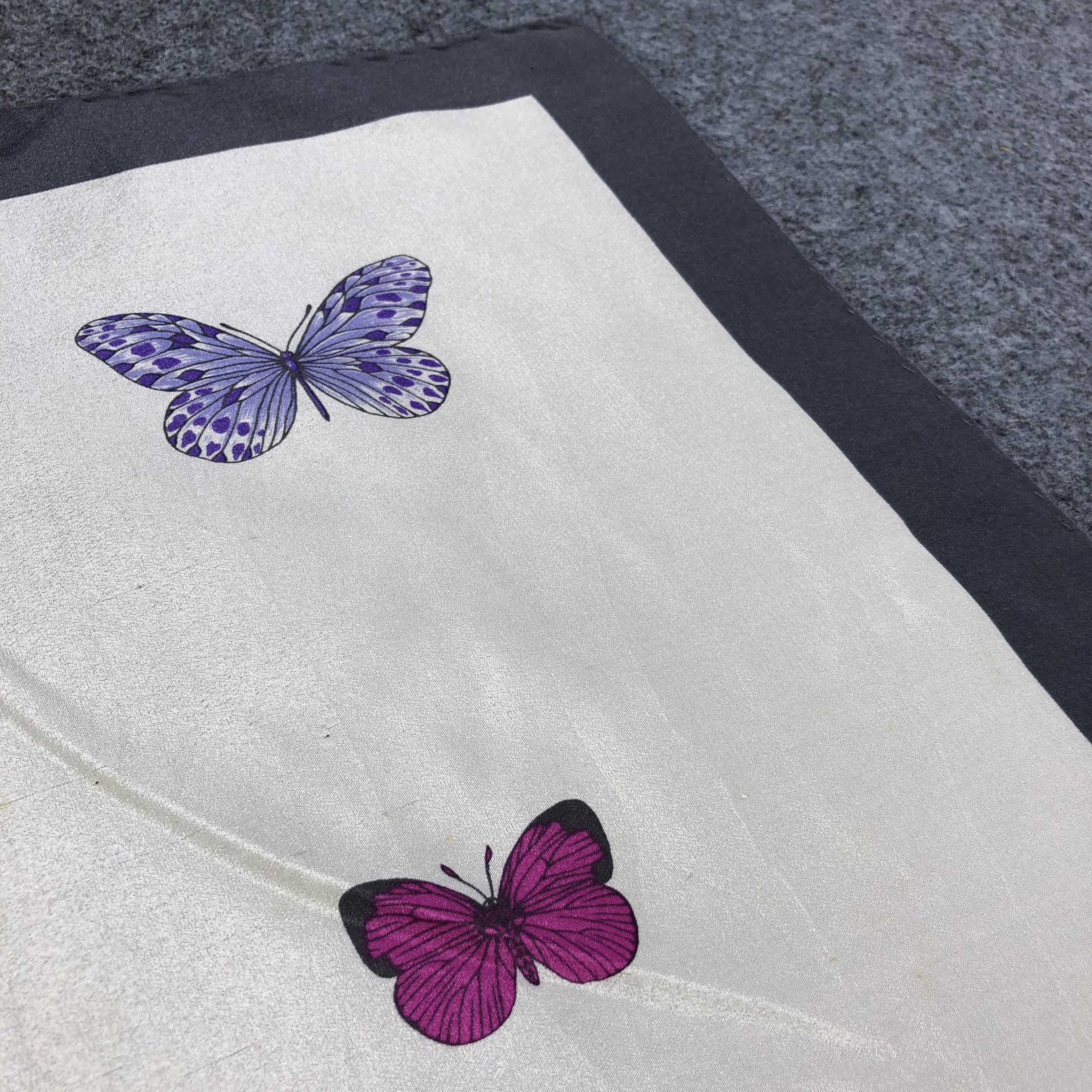 Hanae Mori Hanae Mori Butterflies Silk Scarf M651 Size ONE SIZE - 10 Thumbnail