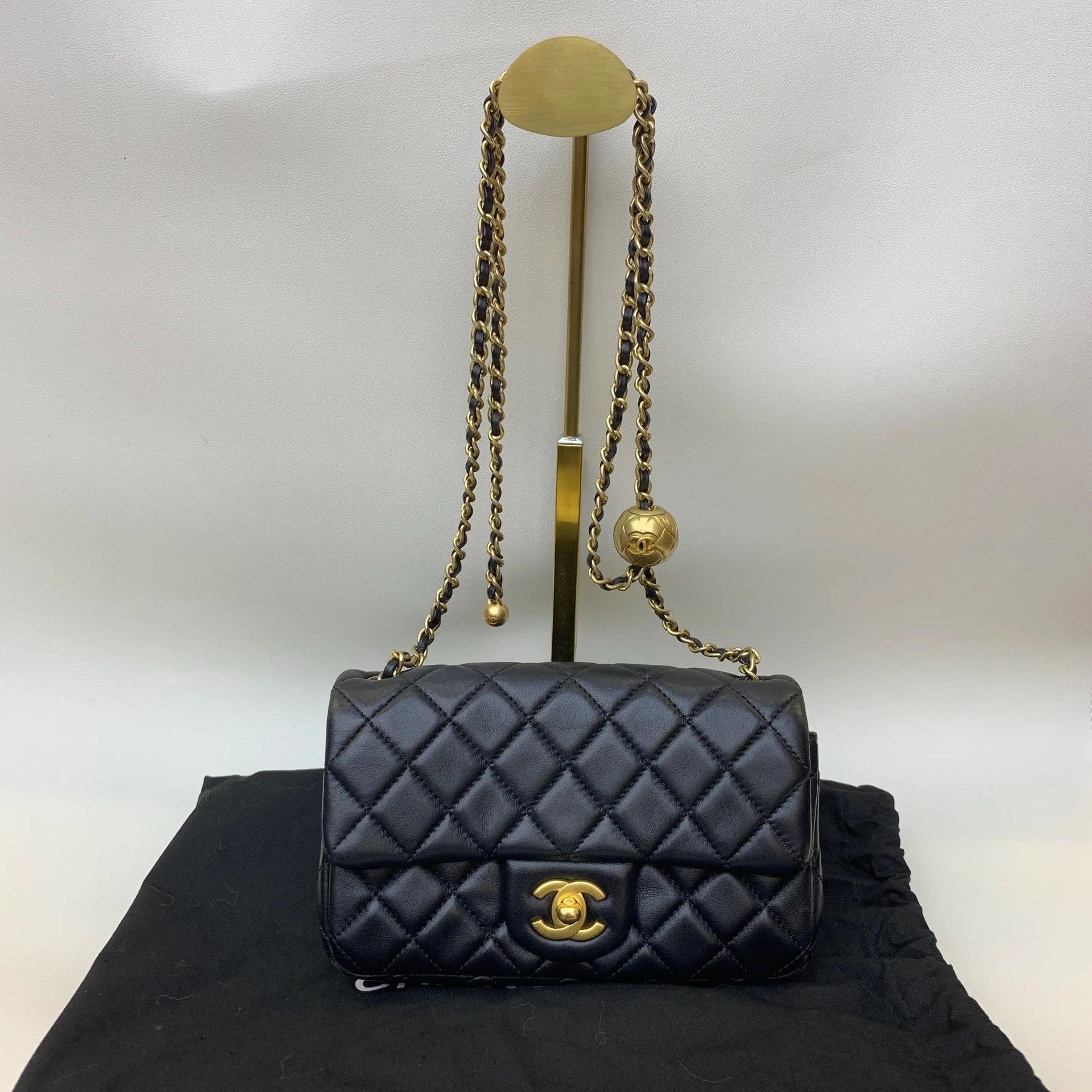 Chanel Pre-loved Bag Very good condition Size ONE SIZE - 1 Thumbnail