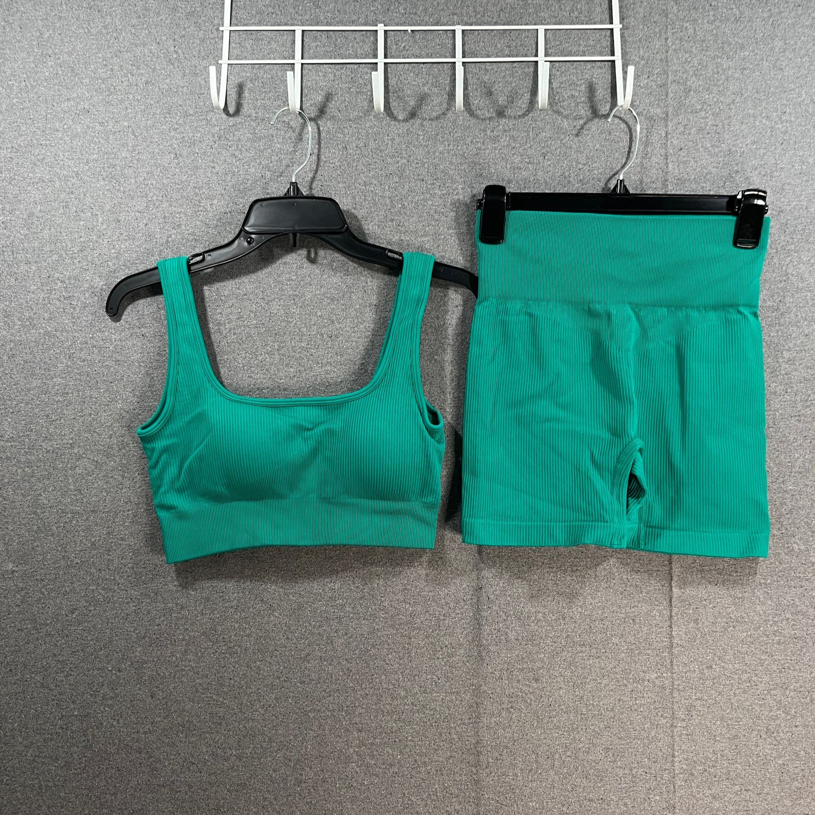 Other Workout 2 PC Top and Bottom OQQ Ladies Green Size M Size M / US 6-8 / IT 42-44 - 1 Thumbnail