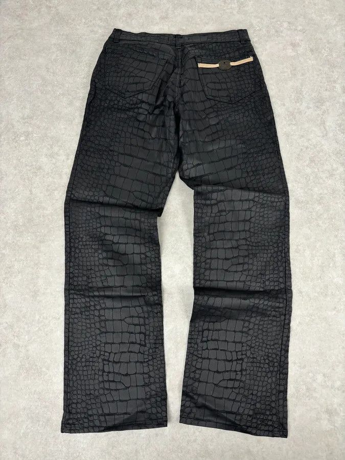 Roberto Cavalli 2000s Roberto Cavalli Crocodile Effect Obscure Black Pants Size US 32 / EU 48 - 6 Thumbnail