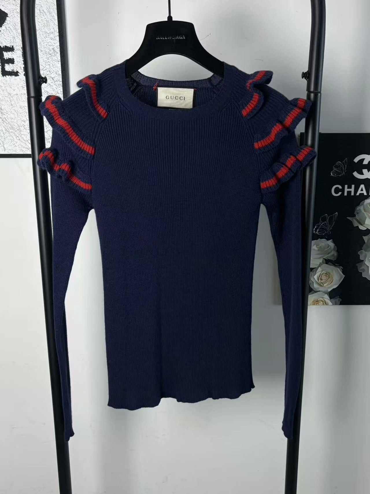 Gucci Gucci Knit Striped White Sweater S Women Size S / US 4 / IT 40 - 1 Thumbnail