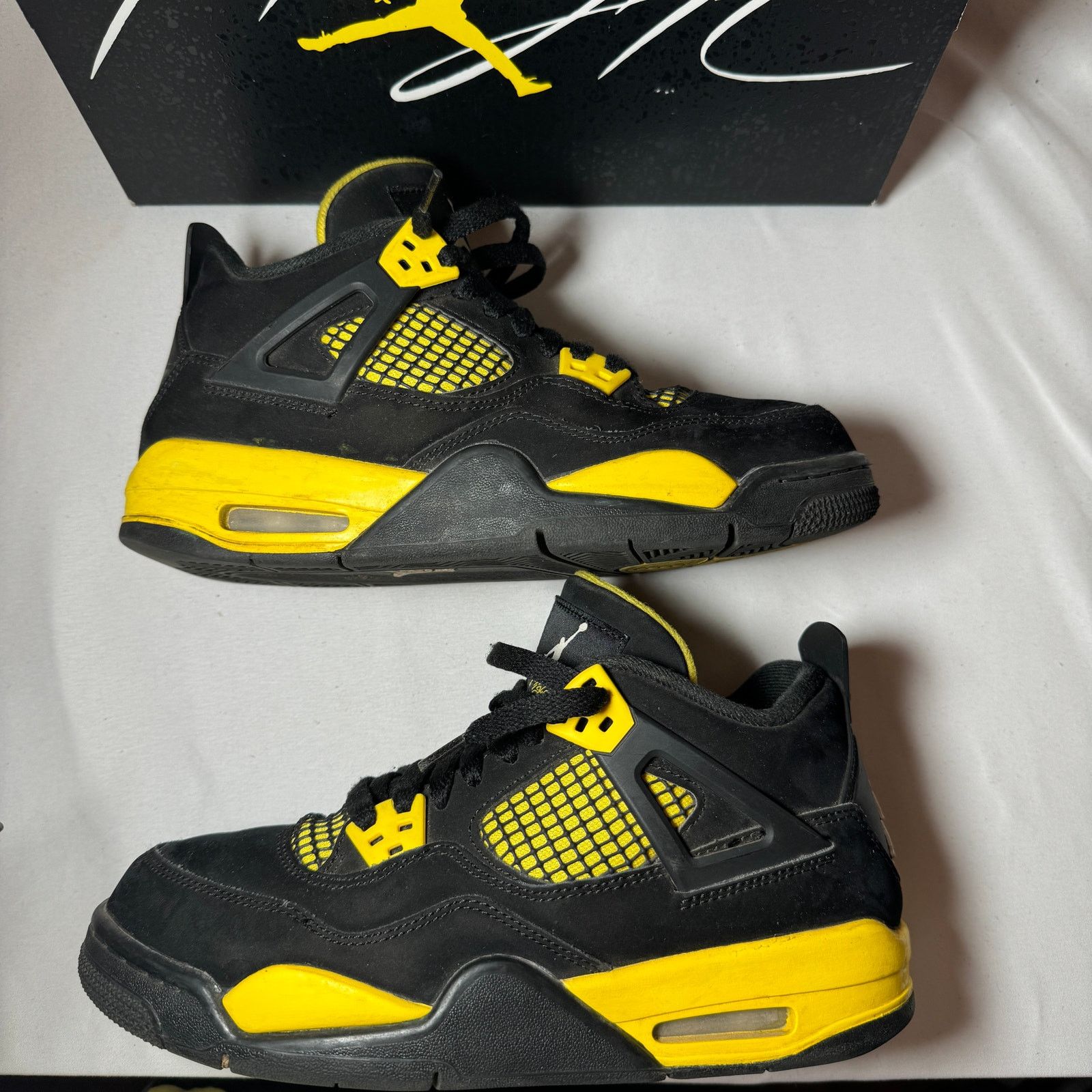 Jordan Brand × Nike Size 6.5 Nike Air Jordan 4 Retro GS Thunder 2023 Men's Shoes Size US 6.5 / EU 39-40 - 2 Thumbnail