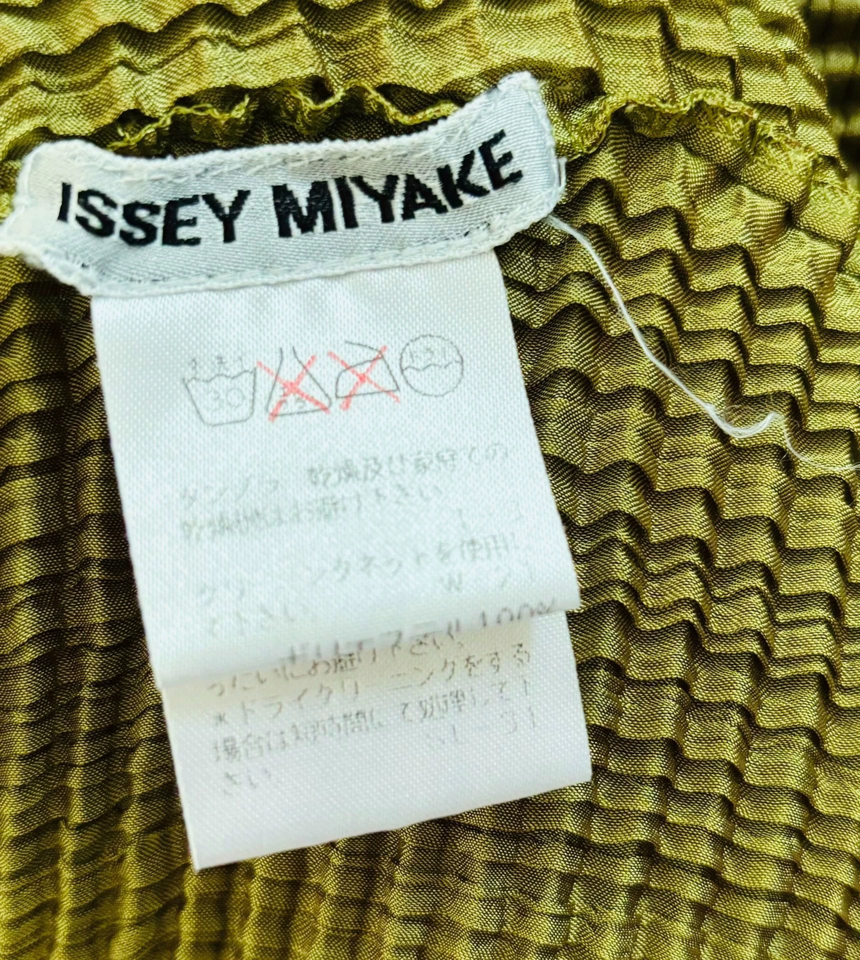 Issey Miyake issey miyake Striped pleated short sleeved shirt Size US M / EU 48-50 / 2 - 1 Thumbnail