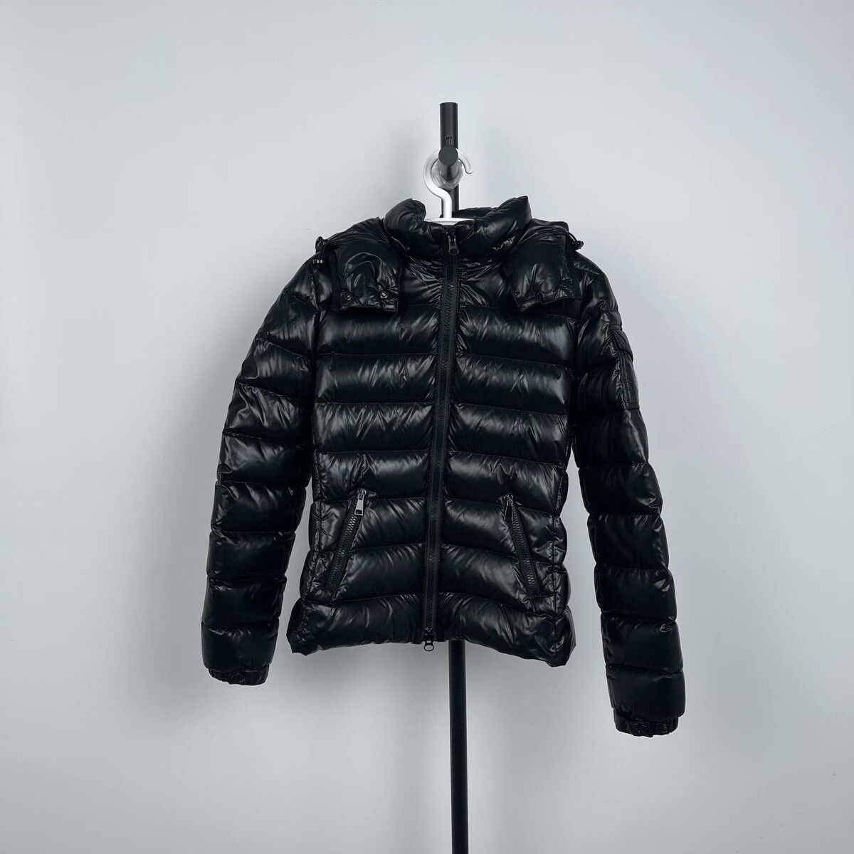 Moncler Moncler Down Cropped Black Down Jacket M Women Size M / US 6-8 / IT 42-44 - 1 Thumbnail