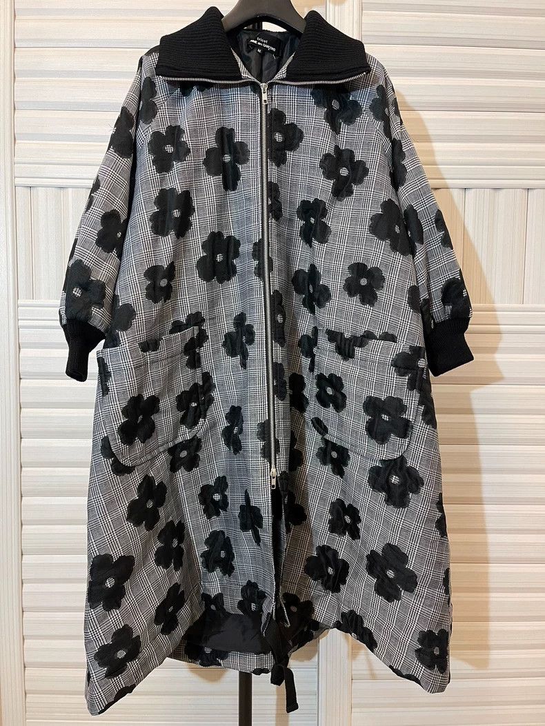 Comme des Garcons Comme Des Garcons Flower quilted overcoat Size M / US 6-8 / IT 42-44 - 1 Thumbnail