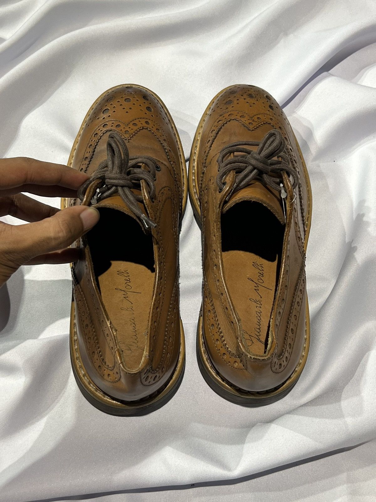 Vintage WINGTIP SHOES LEATHER MADE IN ROMANIA MISSING BRAND Size US 6 / EU 39 - 10 Thumbnail