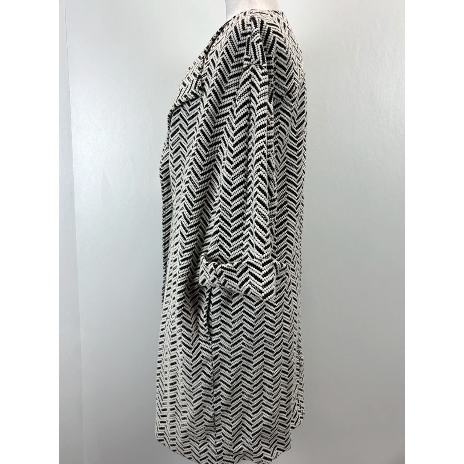 Vintage Chicos Jacket Womens M Ivory Black Chevron Knit Jacquard Duster Snap Closure Size M / US 6-8 / IT 42-44 - 2 Thumbnail