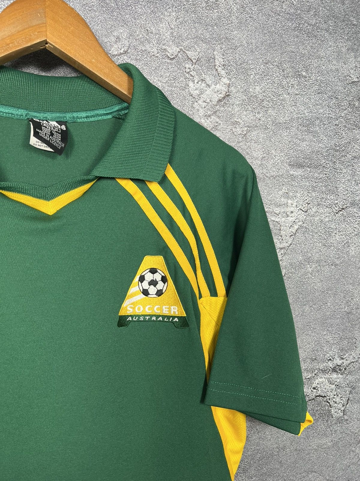 Adidas Vintage 2001 Adidas Australia Boys 10 Jersey T-shirt Size US XS / EU 42 / 0 - 4 Thumbnail