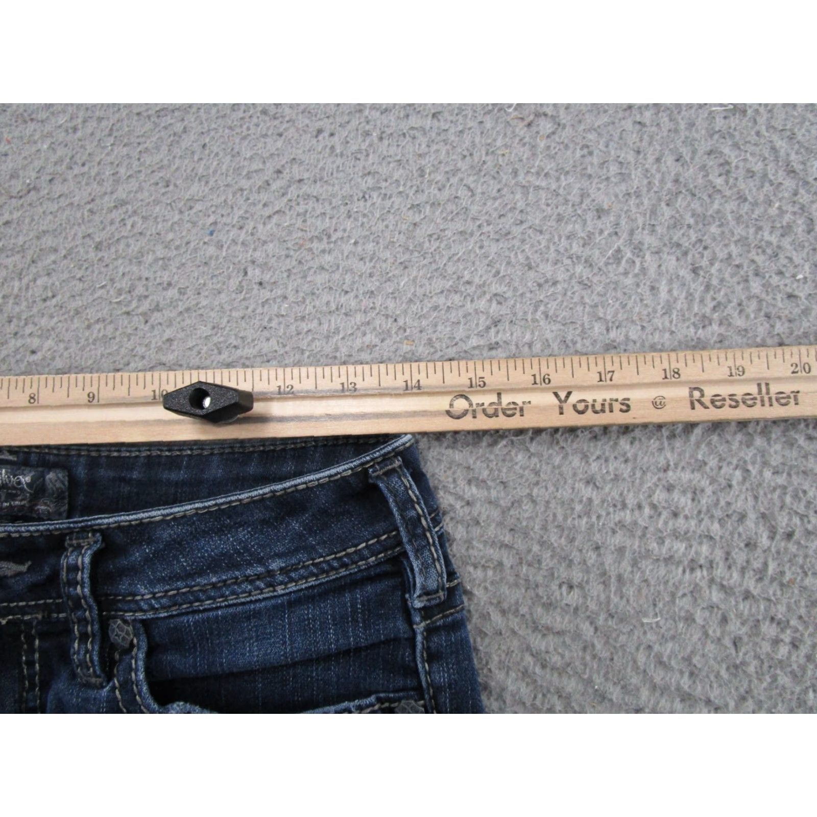Silver Jeans Co. VINTAGE Silver Jeans Co Aiko Kick Capri Jeans Size 27 Dark Blue Selvedge Denim Women 5-Pocket Style Capri Regular Cotton Blend Denim"} Size 27" / US 4 / IT 40 - 5 Thumbnail
