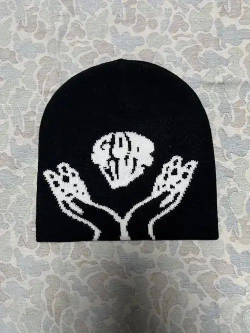 VIBE Hands Holding Diamond No Cuff Winter Knit Beanie Hat OS Size ONE SIZE - 1 Thumbnail