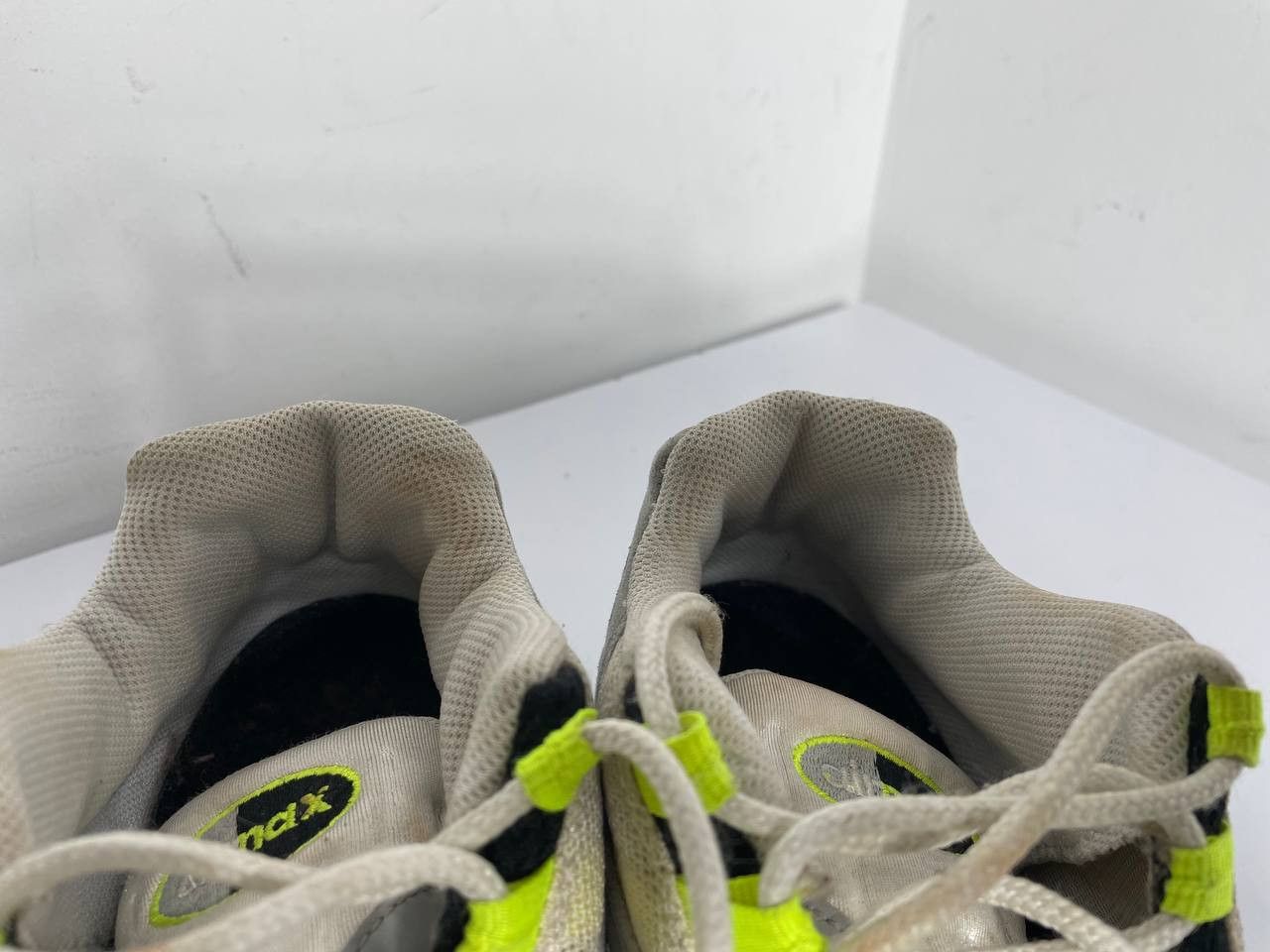 Nike Nike Air Max 95 OG Neon 2009 Size US 7 / EU 40 - 7 Thumbnail