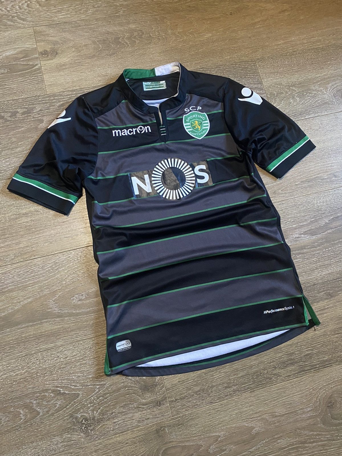 Macron Vintage SPORTING LISSABON 15/16 AWAY SHIRT FOOTBALL SOCCER Size US S / EU 44-46 / 1 - 2 Thumbnail