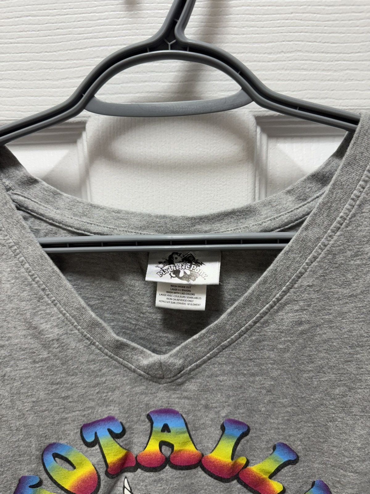 Vintage Hasbro 2013 Vintage My Little Pony Totally 80s V Neck Grey Size US L / EU 52-54 / 3 - 3 Thumbnail