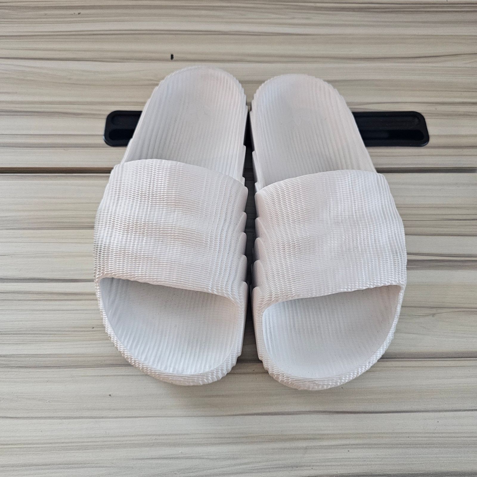 Adidas Adidas Adilette 22 Men's Slide Sandals White Size 5 Size US 5 / EU 37 - 5 Thumbnail