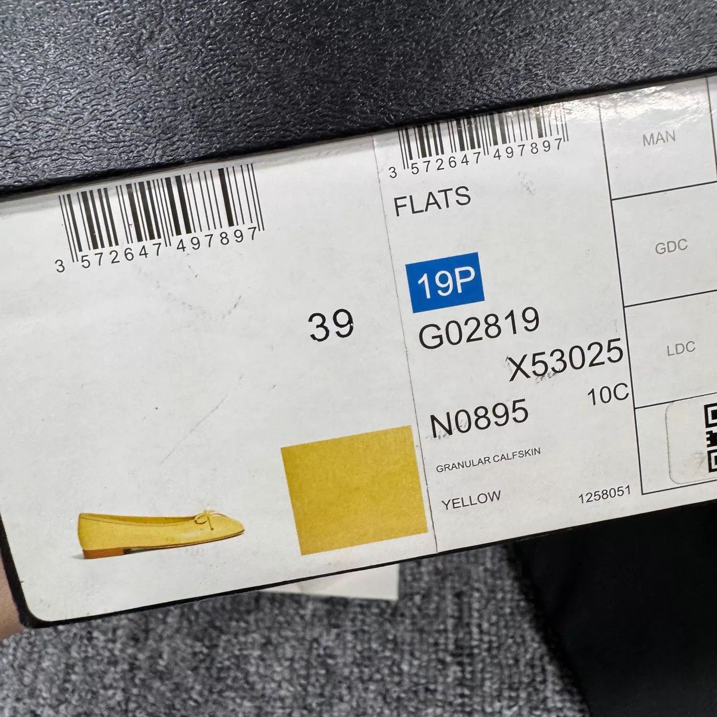 Chanel Chanel Yellow Round Toe Bow Flat Ballet Flats Size 39 97 New Size US 10 / IT 40 - 6 Thumbnail