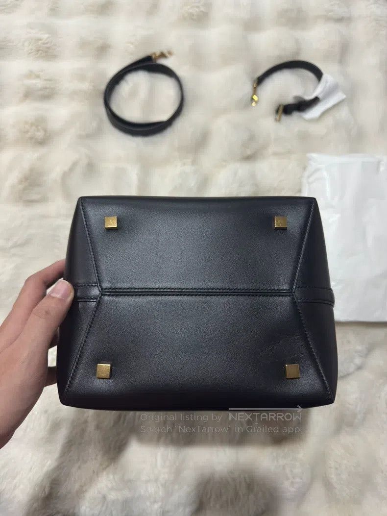 Saint Laurent Paris Saint Laurent Paris Black and Gold Cowhide Bucket Hobo Bag Size ONE SIZE - 6 Thumbnail