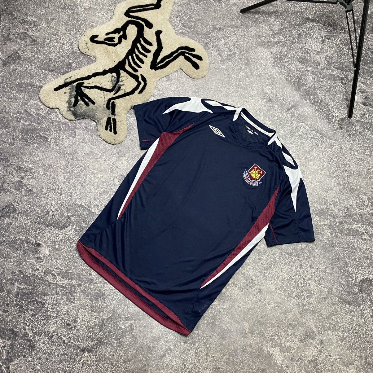 Umbro Vintage Umbro West Ham United Small logo soccer jersey Size US XL / EU 56 / 4 - 1 Thumbnail