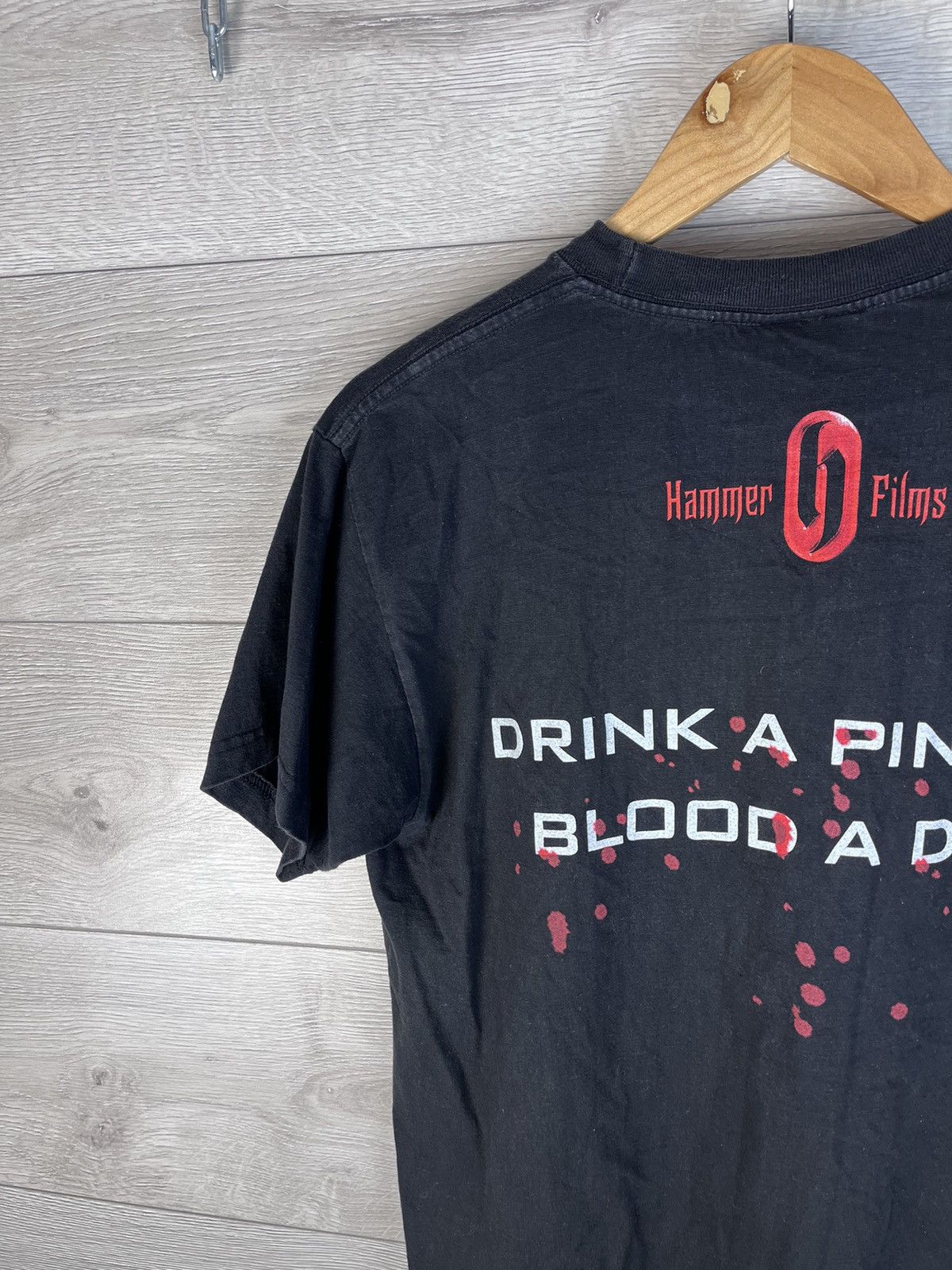 Fruit Of The Loom TASTE THE BLOOD OF DRACULA 2005 VINTAGE MOVIE GRAPHIC TEE Size US M / EU 48-50 / 2 - 11 Thumbnail