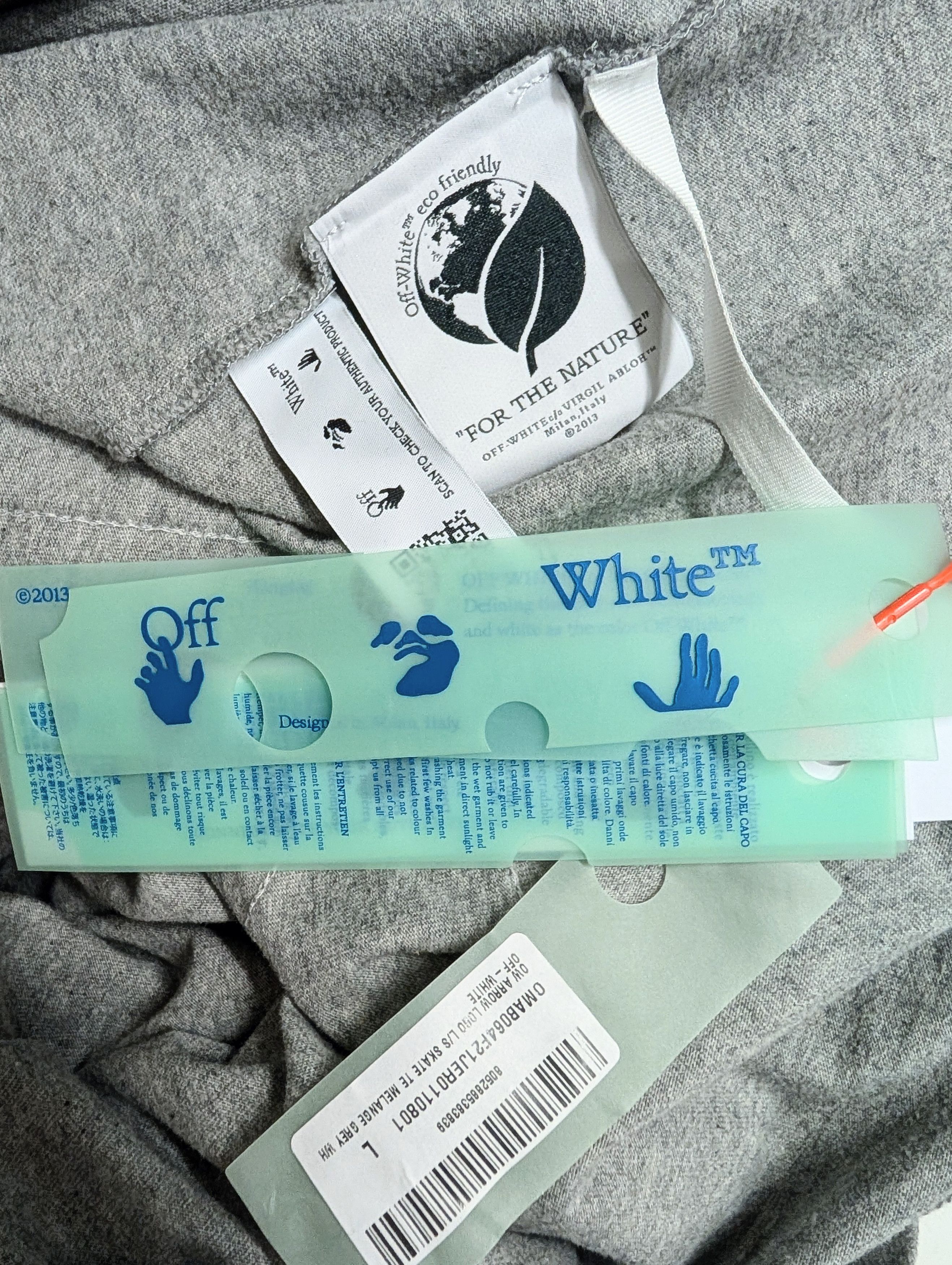 Off-White l/s Skate Tee with sewn arrow logo, L Size US L / EU 52-54 / 3 - 6 Thumbnail