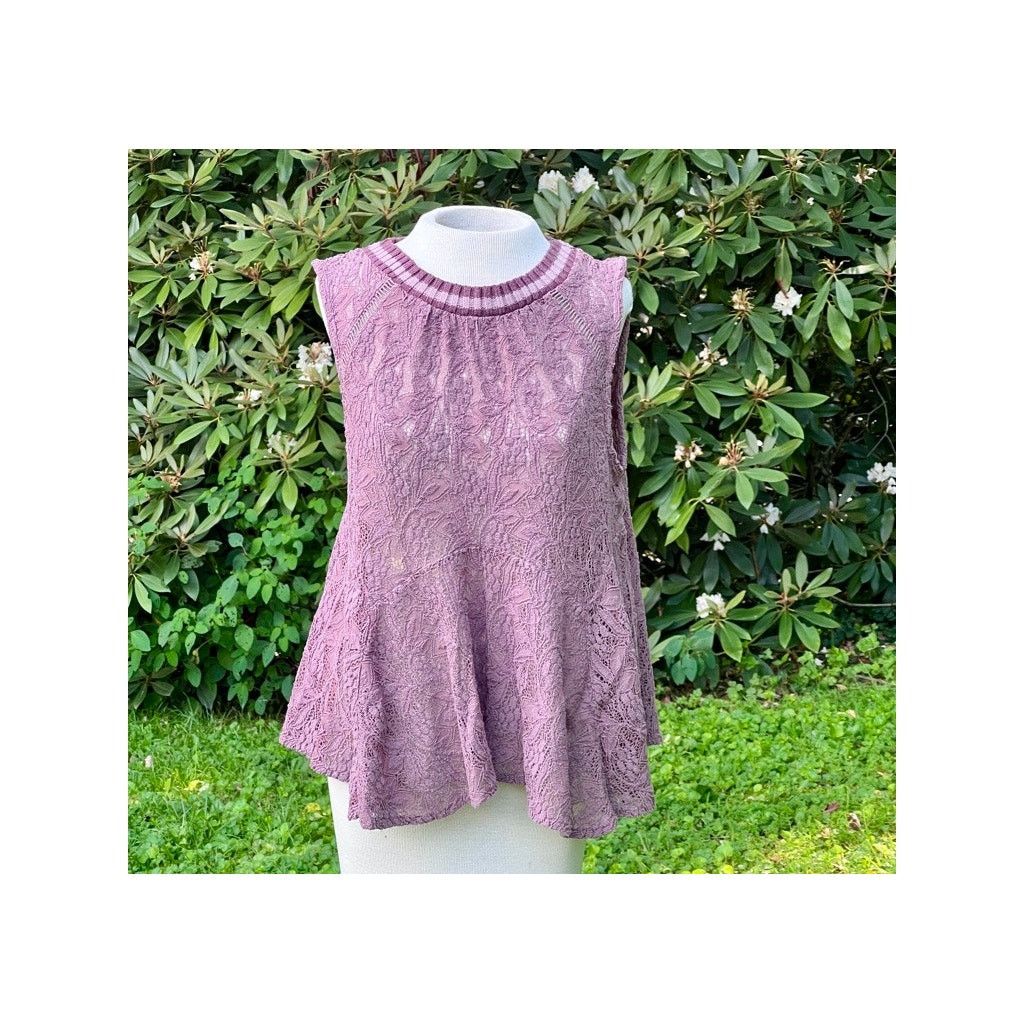 Free People Free People Maisie Tank Blush M Crochet Keyhole Lace Peplum Size M / US 6-8 / IT 42-44 - 1 Thumbnail