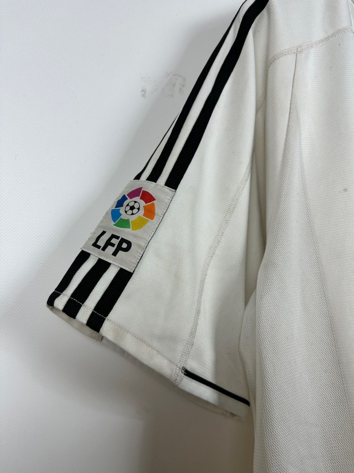 Vintage 2003-04 Vintage Adidas Real Madrid Home Soccer Jersey Size US L / EU 52-54 / 3 - 7 Thumbnail