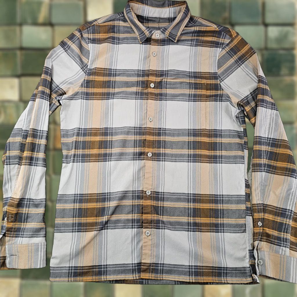 Lululemon Lululemon Shirt Mens Medium Gray Yellow Plaid Button Up Long Sleeve Casual Size US M / EU 48-50 / 2 - 1 Thumbnail