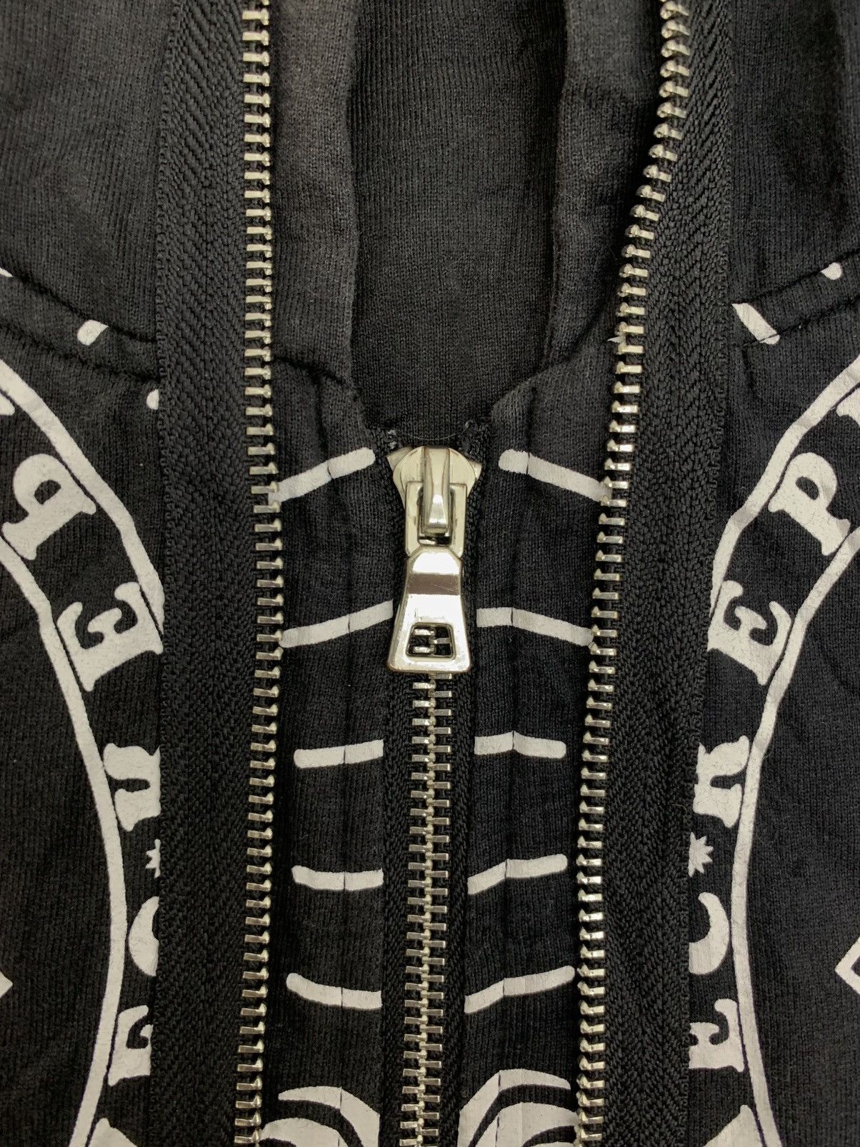 Le Grande Bleu (L.G.B.) ACE YU DOUBLE ZIP HOODIE SKULL CRAZY CROSS VANDALIZE PRINTED Size US XL / EU 56 / 4 - 6 Thumbnail