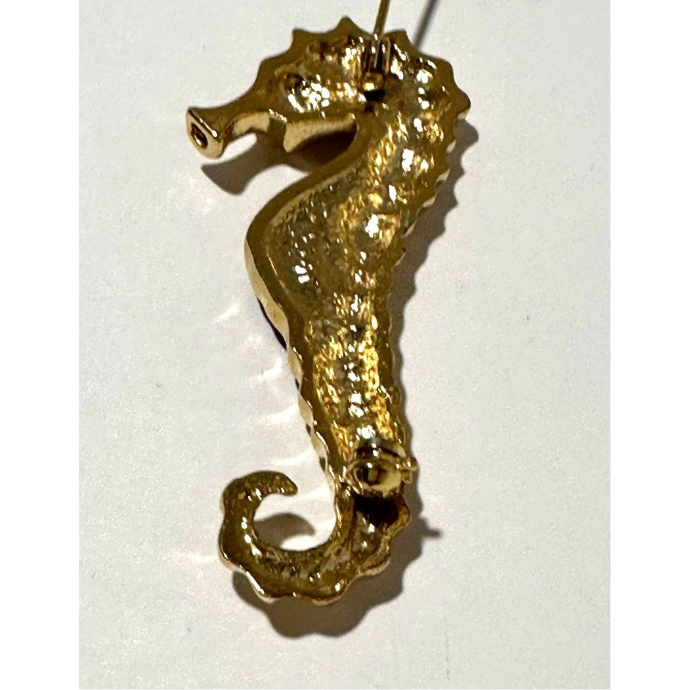 The Unbranded Brand VTG Seahorse Brooch Gold Tone Red Enamel Clear Rhinestones Size ONE SIZE - 5 Thumbnail