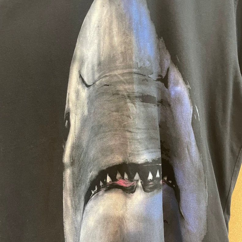 Givenchy Givenchy Ultra Classic Big Blue Shark T-Shirt, Short Sleev Size US XS / EU 42 / 0 - 4 Thumbnail