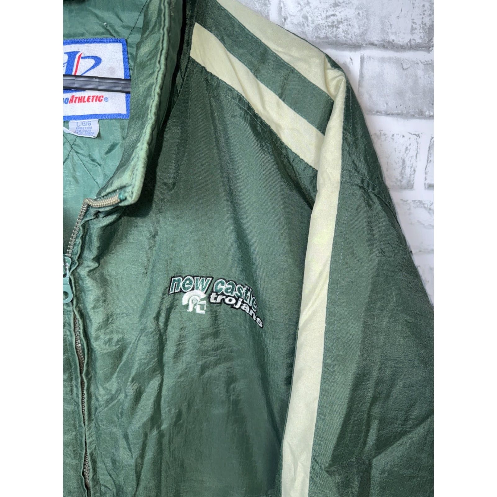 Logo Athletic VINTAGE Logo Athletic Jacket Windbreaker Green Puffer Style L Men’s Regular Size 1990s Athletic Logo Mens L Green Zip Pocket Wearable Now Size US L / EU 52-54 / 3 - 3 Thumbnail