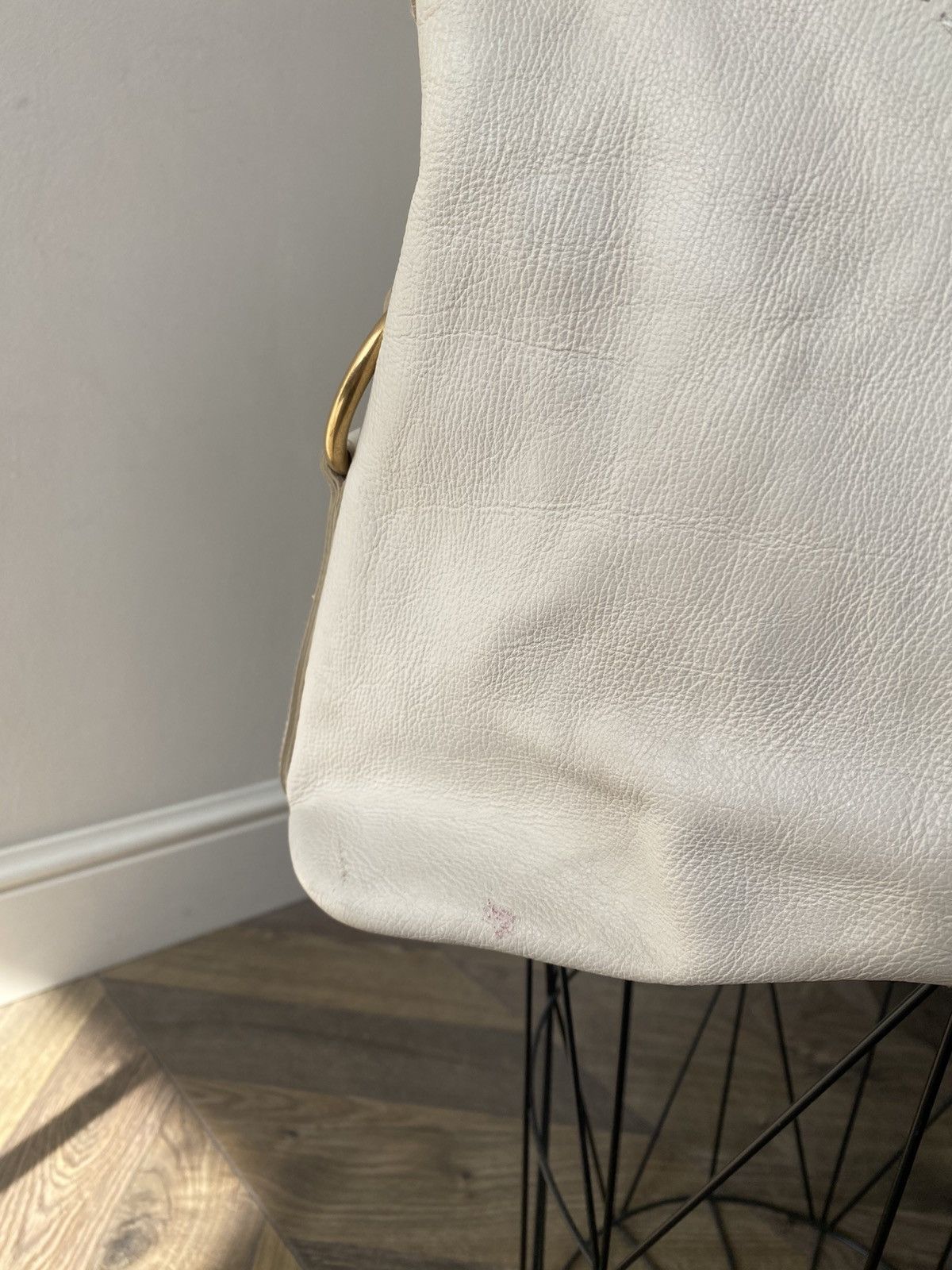 Yves Saint Laurent Vintage Yves Saint Laurent Cream Leather "Large Muse" Bag Size ONE SIZE - 10 Thumbnail