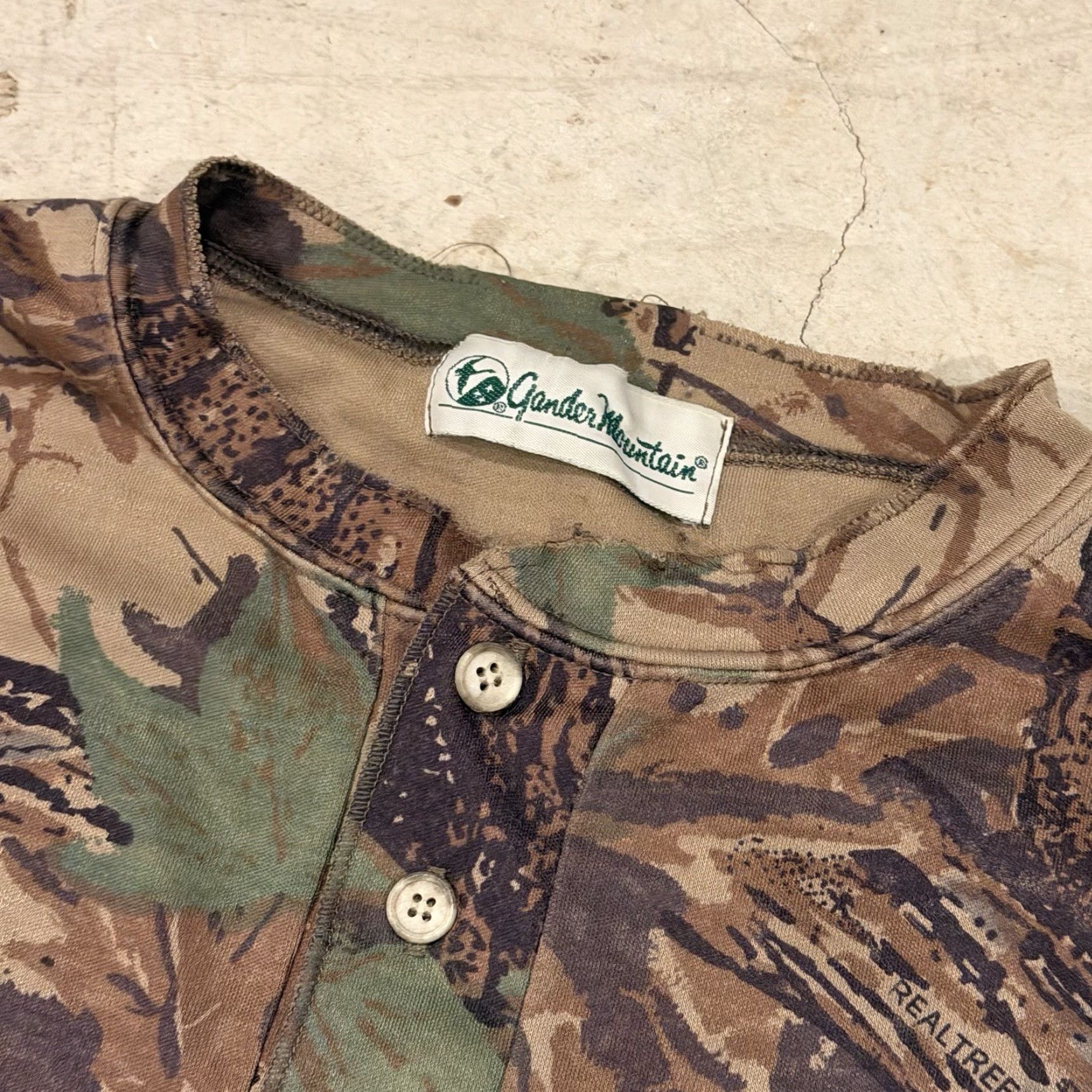 Realtree VINTAGE Gander Mountain Long Sleeve Mens XL Henley Brown Camo Realtree 90s Shirt Size US XL / EU 56 / 4 - 3 Thumbnail