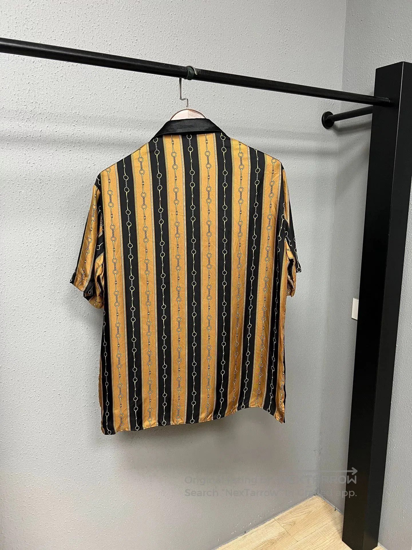 Gucci gucci lock buckle shirt in gold and black. Size US L / EU 52-54 / 3 - 2 Thumbnail