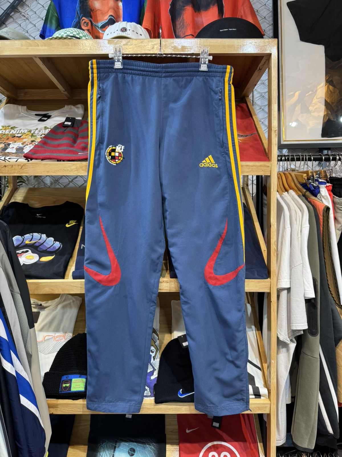 Adidas Vintage Spain 🇪🇸 2005-06 Adidas Track Pants Size US 34 / EU 50 - 1 Thumbnail