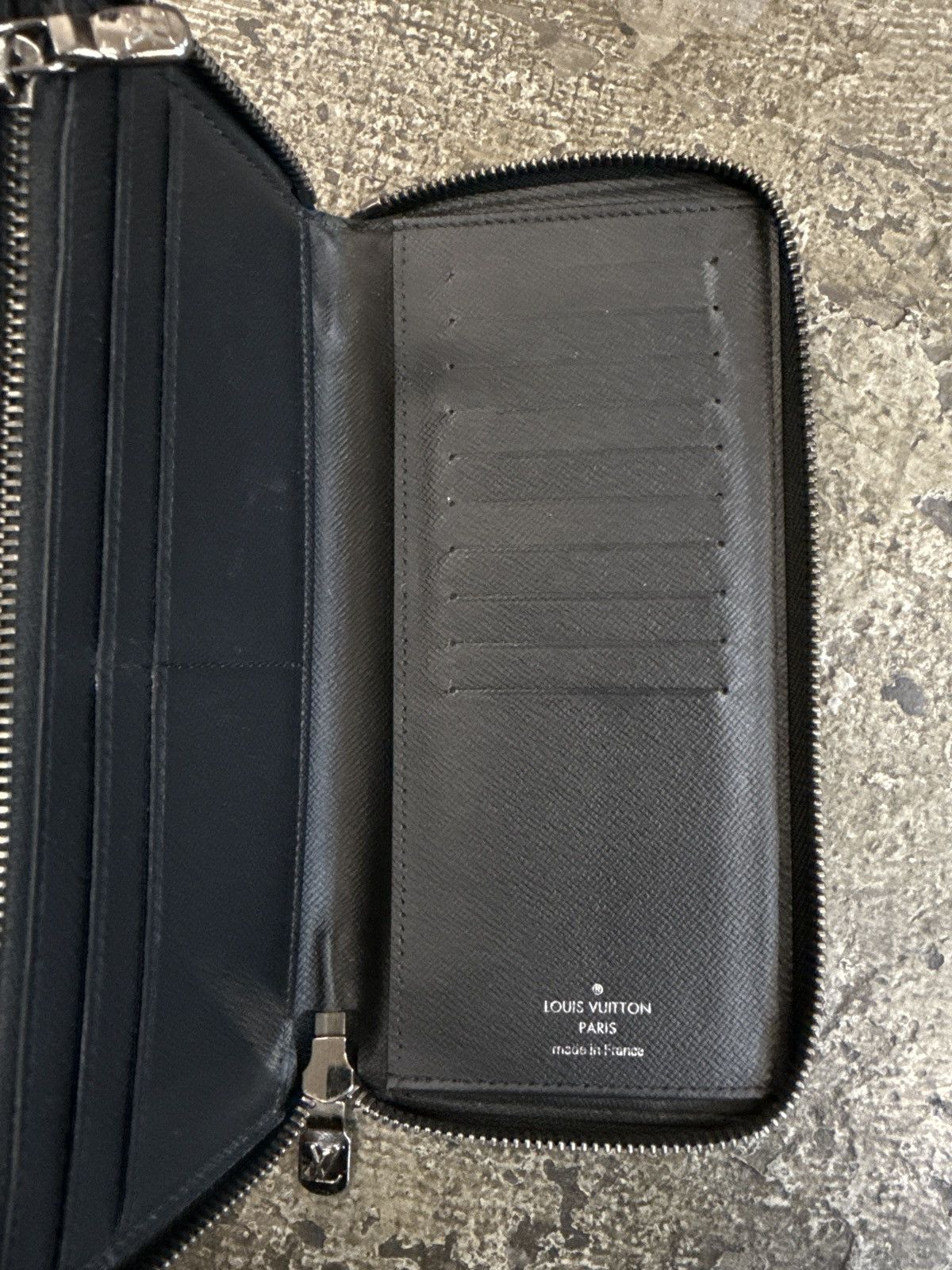 Louis Vuitton Louis Vuitton Monogram Eclipse Vertical Zippy Wallet Size ONE SIZE - 6 Thumbnail
