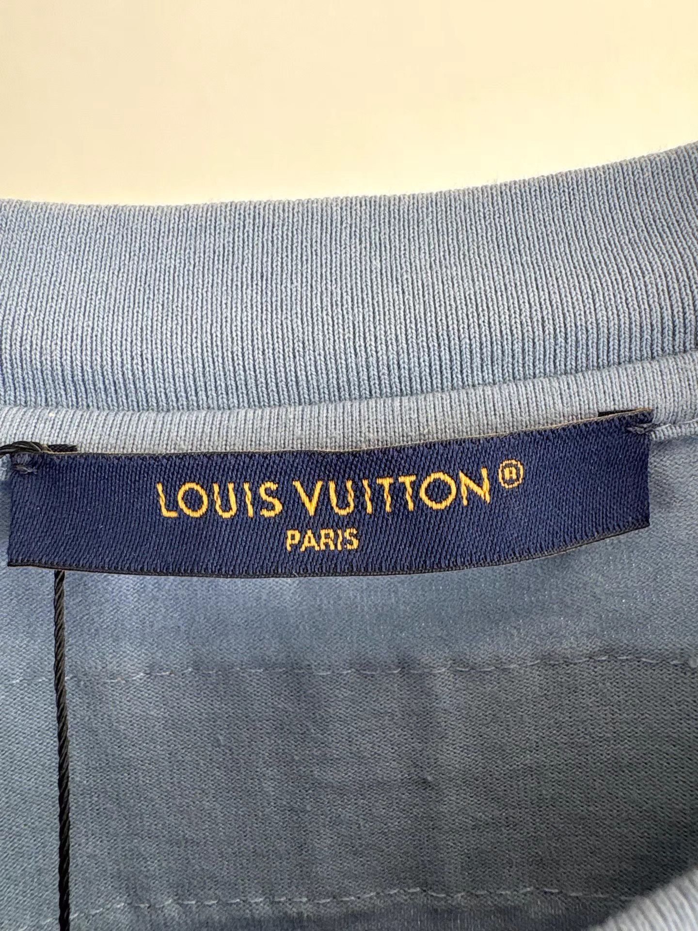 Louis Vuitton Louis Vuitton Haze Blue Logo Short Sleeve K1 Size US XL / EU 56 / 4 - 5 Thumbnail