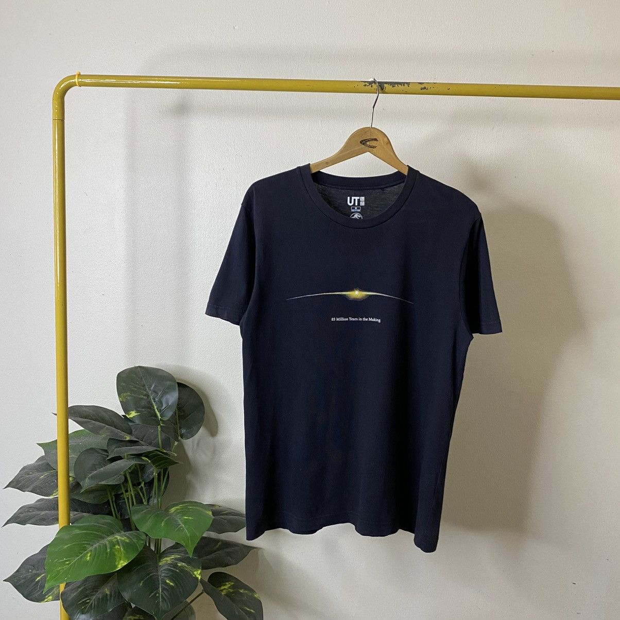 Japanese Brand Hajime Sorayama x Jurassic Park For Uniqlo UT Collabs Tee Size US L / EU 52-54 / 3 - 8 Thumbnail