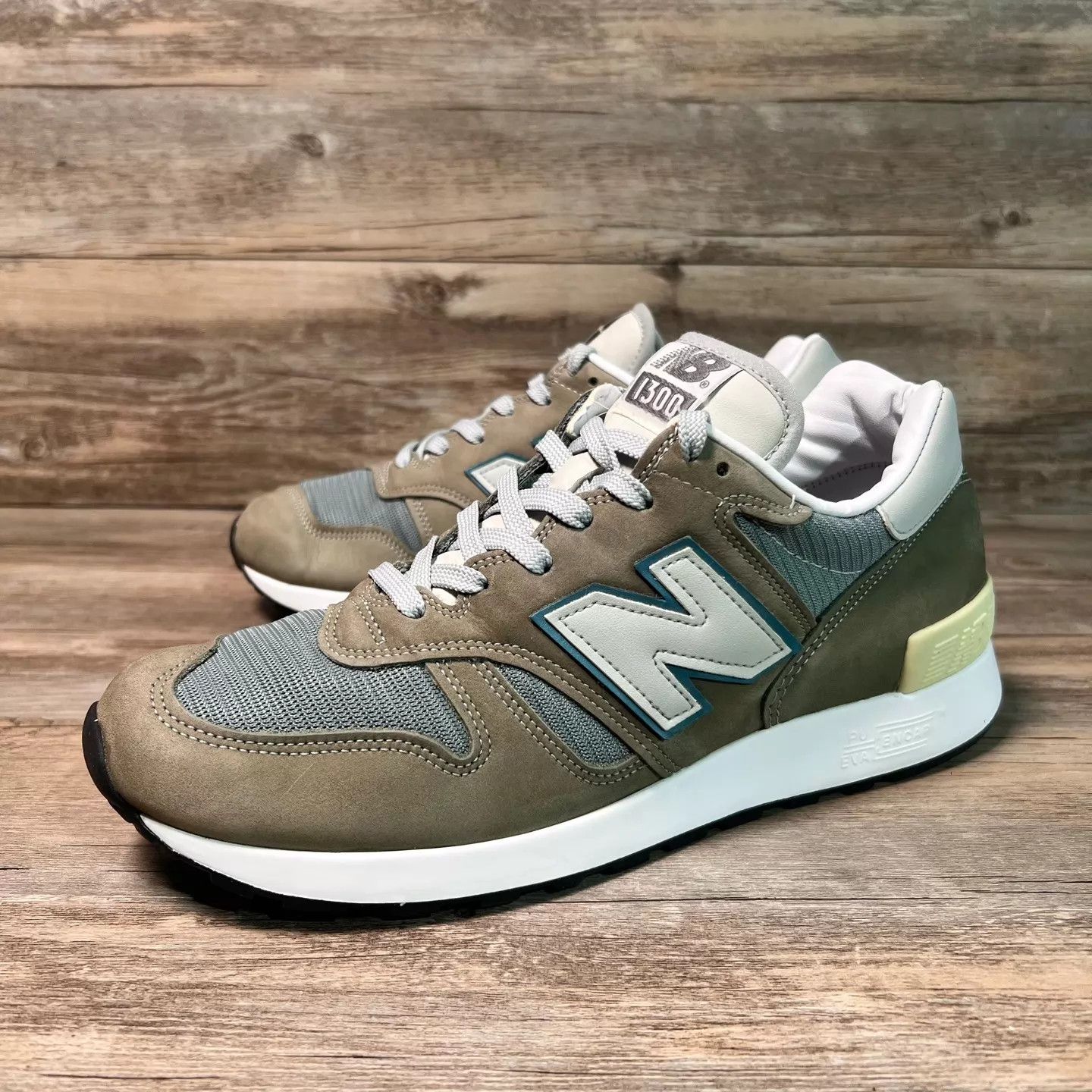 New Balance New Balance M1300 JP3 OG Gray 44 (Worn 2x) Size US 11 / EU 44 - 1 Thumbnail