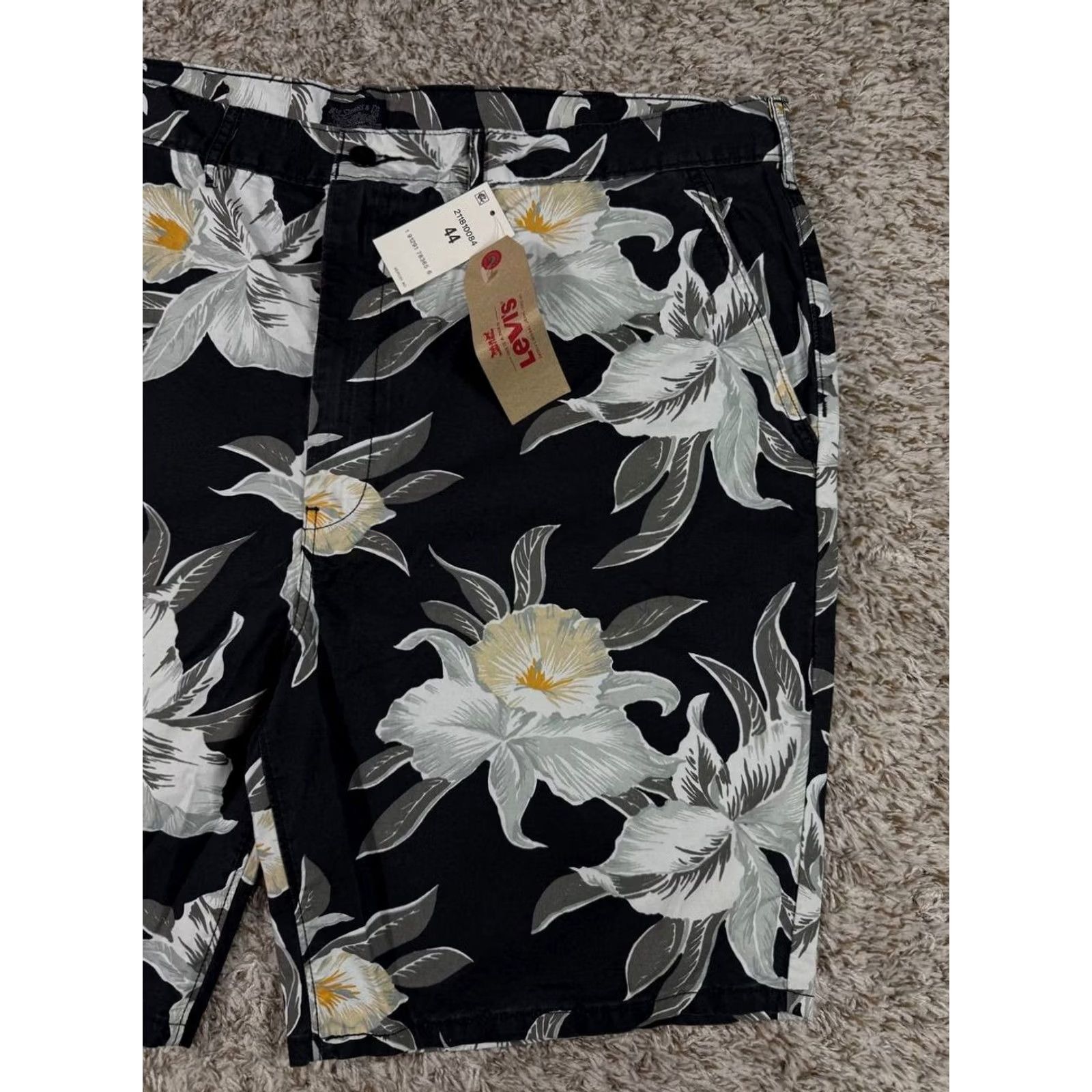 Levi's Levi's Men's Short Floral Hawaiian Chino Regular 44 Multicolor NWT Size US 44 / EU 60 - 3 Thumbnail