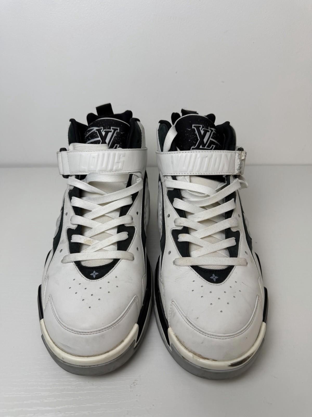 Louis Vuitton Louis Vuitton LV Trainer 2 High White Black SZ 8LV 10 US Size US 10 / EU 43 - 2 Thumbnail