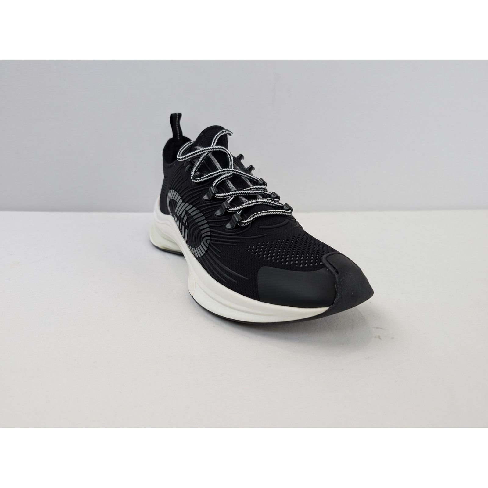 Gucci o1rshd1 Men's Run Sneakers in Black/White Size US 13 / EU 46 - 2 Thumbnail