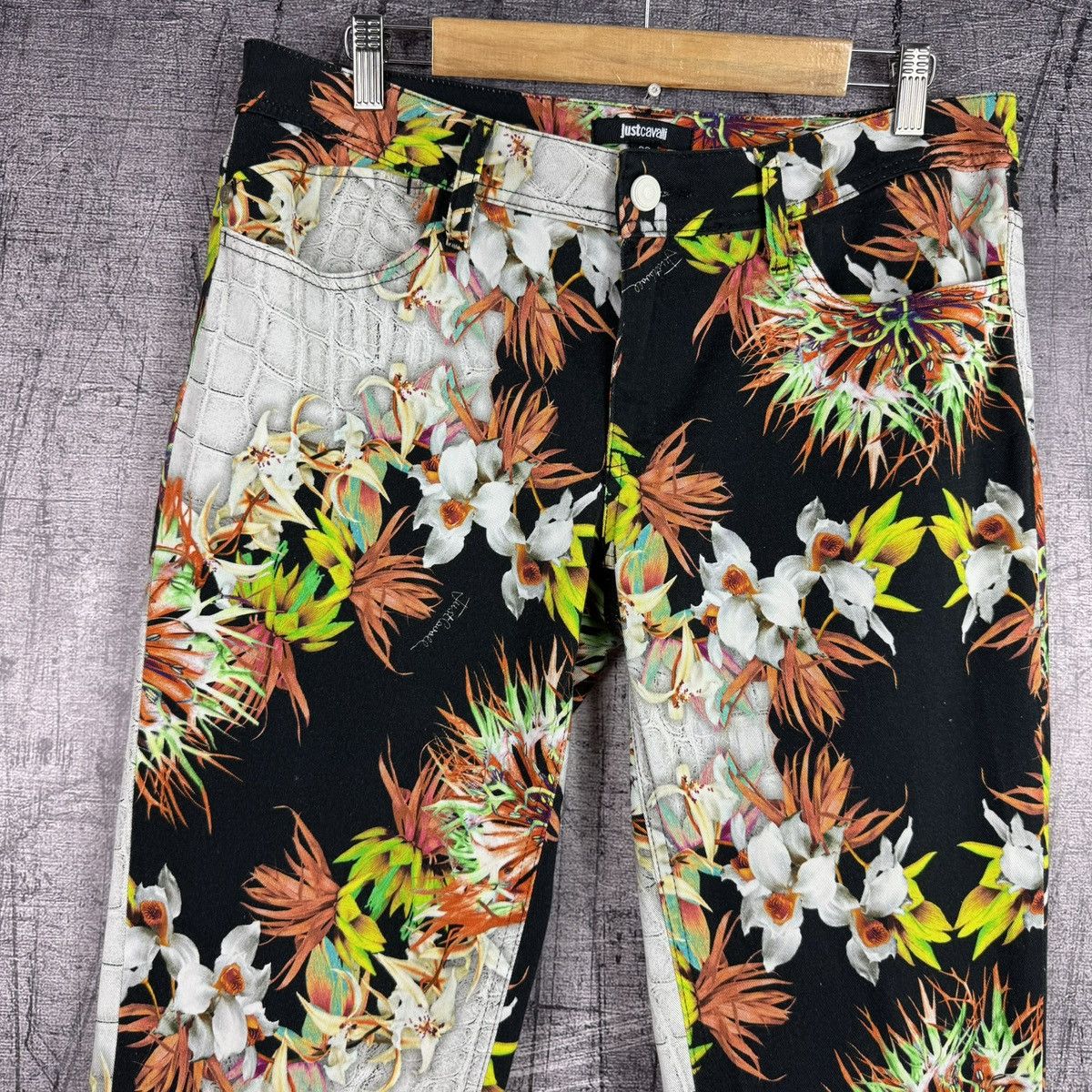 Just Cavalli RARE Just Cavalli animal floral print multicolor pants jeans Size US 32 / EU 48 - 3 Thumbnail